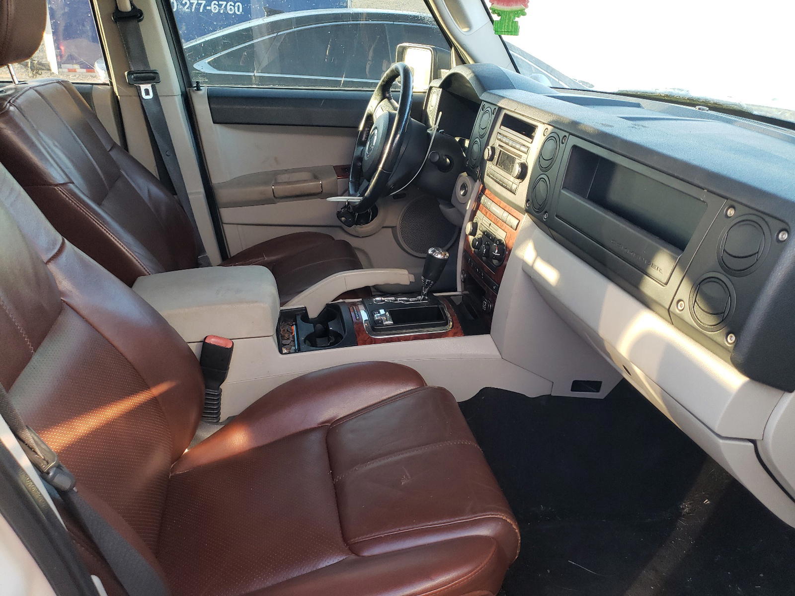 Photo 5 from auction – 2006 JEEP COMMANDER with VIN 1J8HG58206C215475