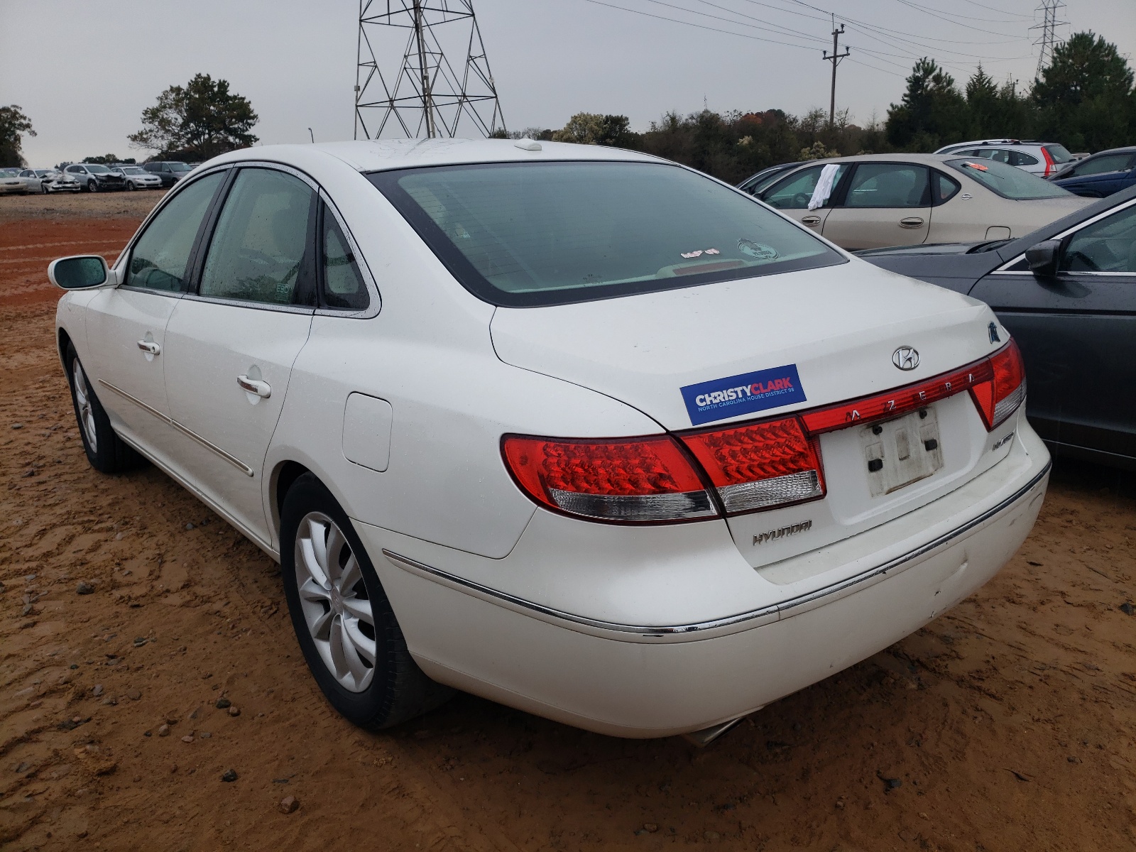 Photo 3 from auction – 2007 HYUNDAI AZERA SE with VIN KMHFC46F57A237992