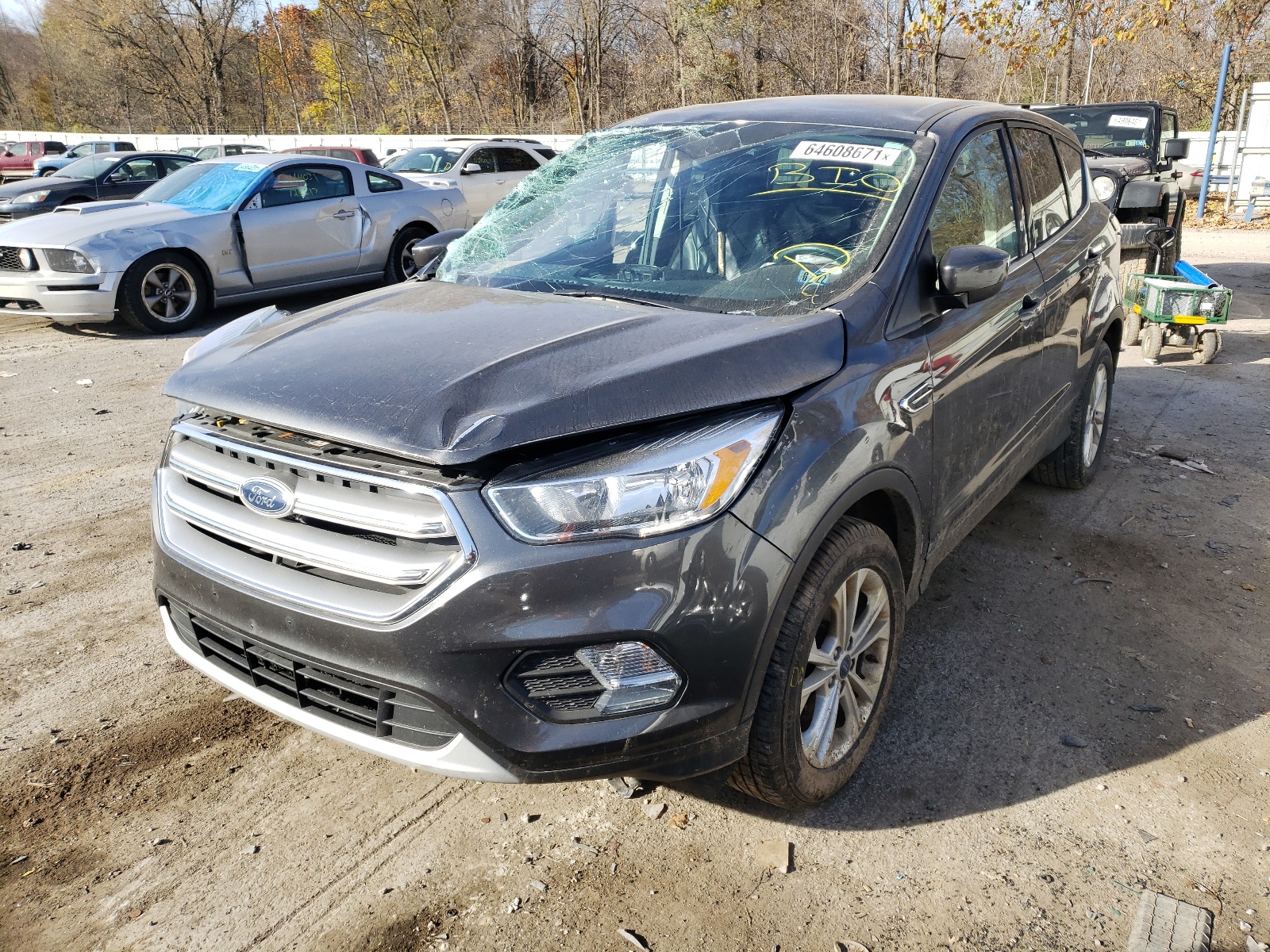 Photo 2 from auction – 2017 FORD ESCAPE SE with VIN 1FMCU0GD9HUF08865