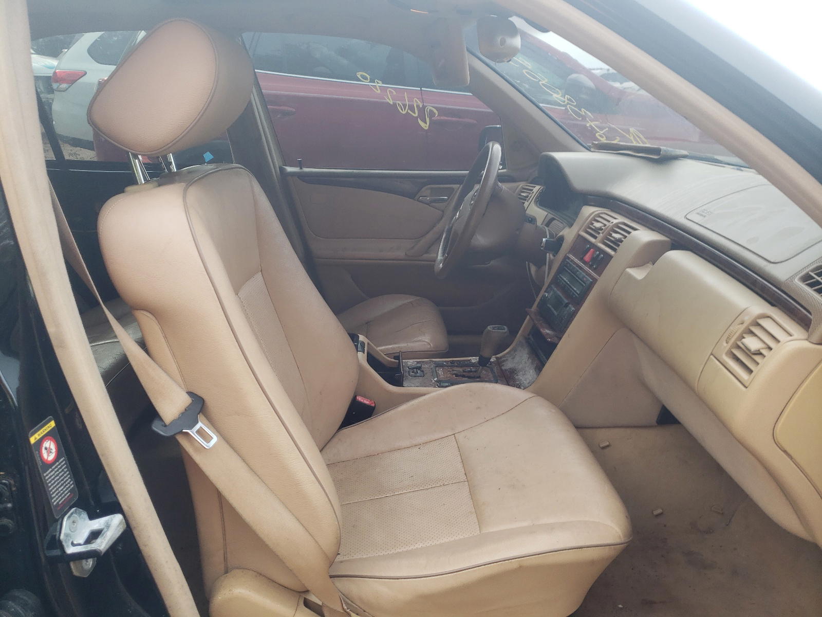 Photo 5 from auction – 2000 MERCEDES-BENZ E 320 with VIN WDBJF65J2YB038500