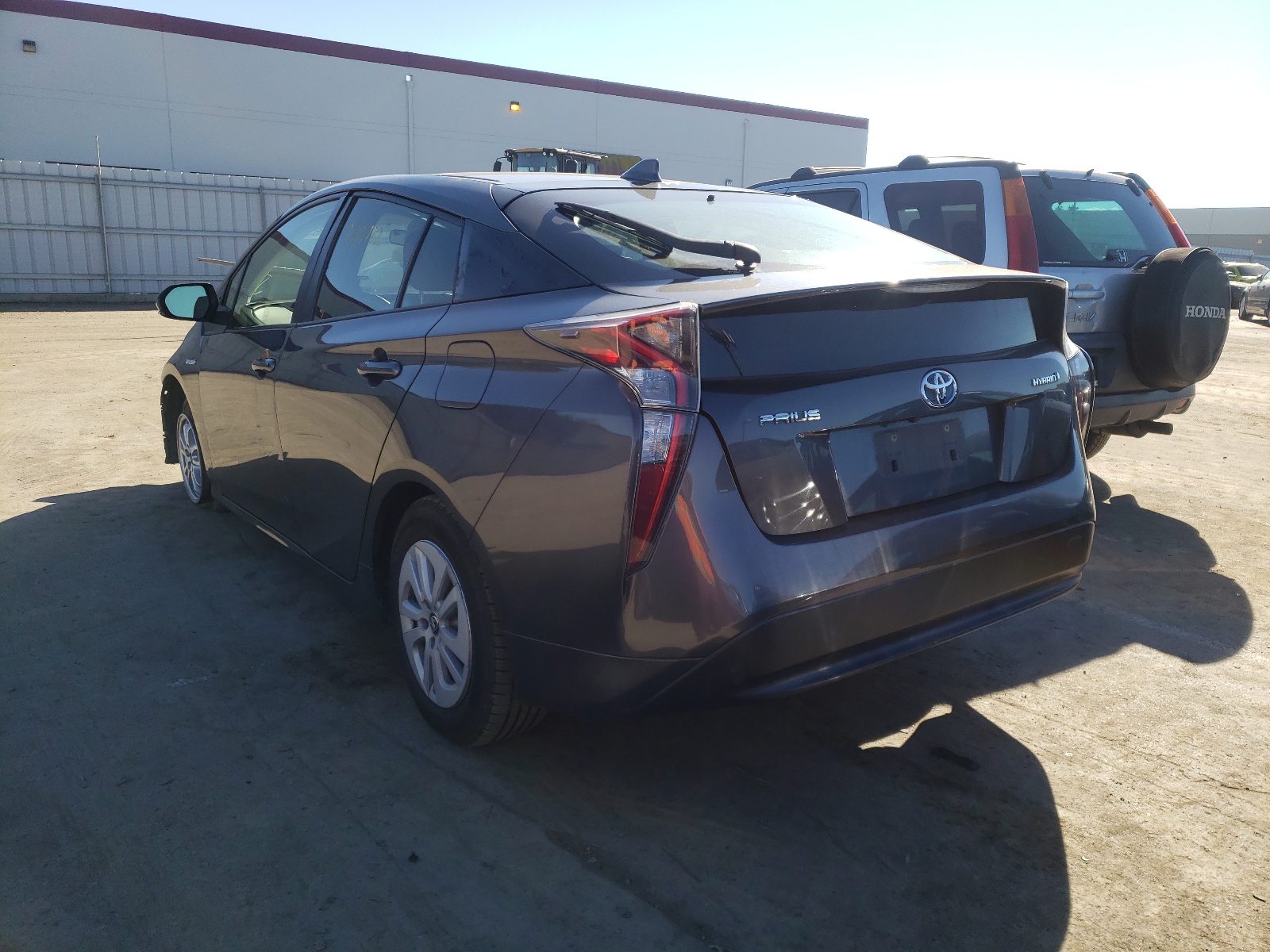 Photo 3 from auction – 2016 TOYOTA PRIUS with VIN JTDKBRFU2G3010524