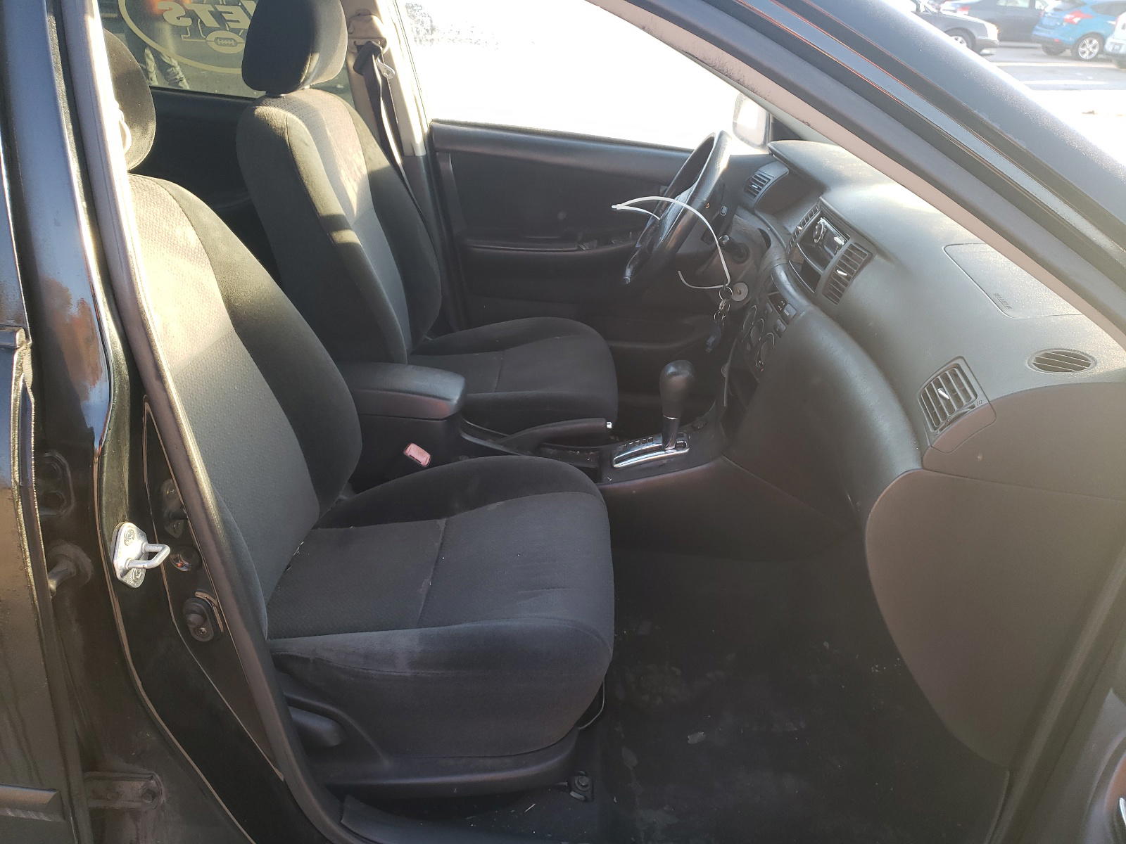 Photo 5 from auction – 2004 TOYOTA COROLLA with VIN 2T1BR32EX4C222002