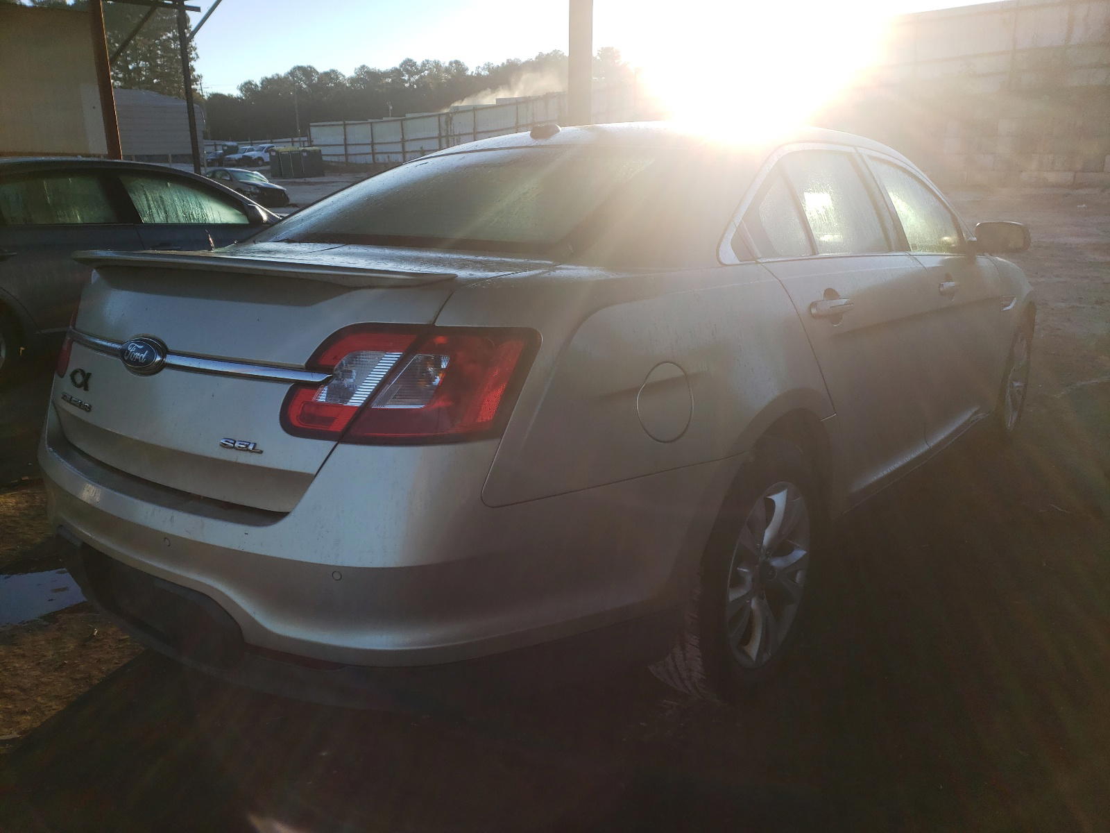 Photo 4 from auction – 2011 FORD TAURUS SEL with VIN 1FAHP2EW5BG119198