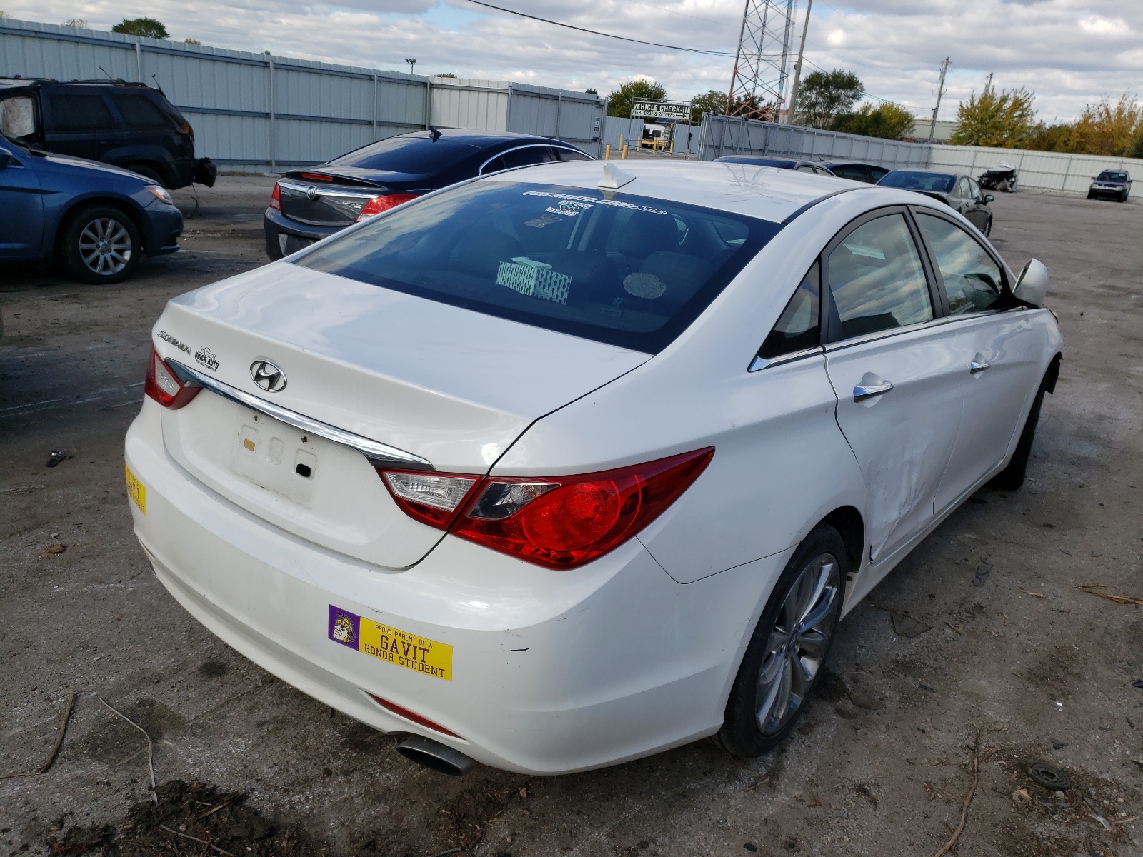 Photo 4 from auction – 2011 HYUNDAI SONATA SE with VIN 5NPEC4AC1BH159418