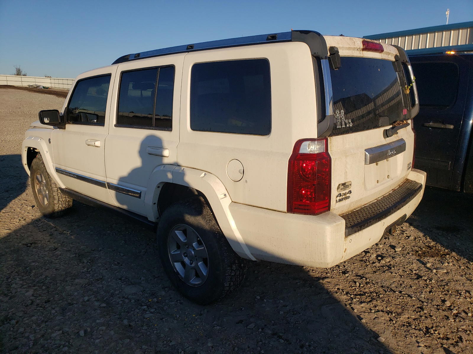 Photo 3 from auction – 2006 JEEP COMMANDER with VIN 1J8HG58206C215475