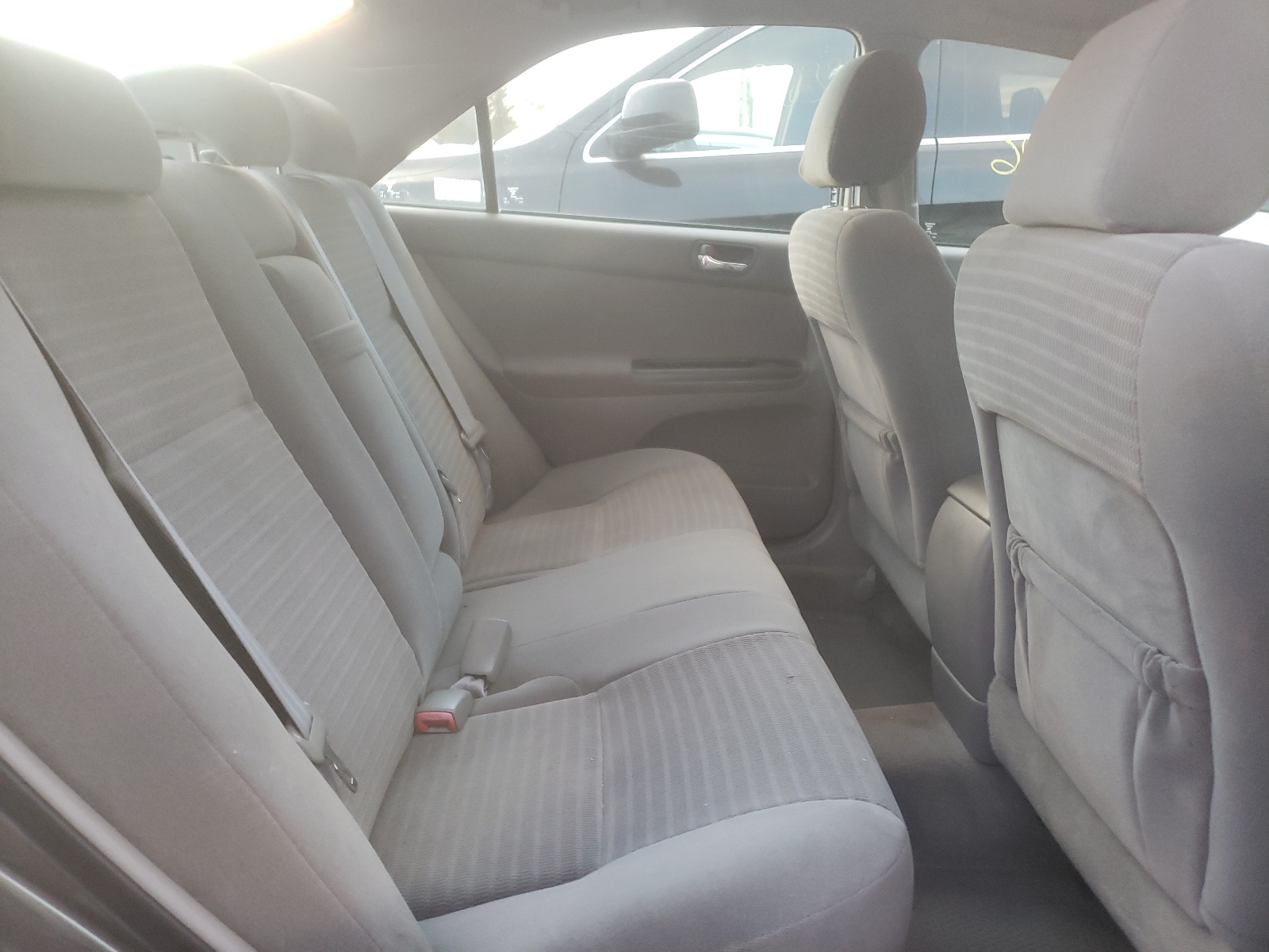 Photo 6 from auction – 2005 TOYOTA CAMRY LE with VIN 4T1BE32K85U630144