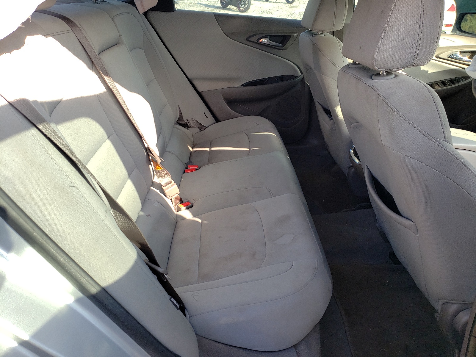 Photo 6 from auction – 2017 CHEVROLET MALIBU LT with VIN 1G1ZE5ST7HF142649