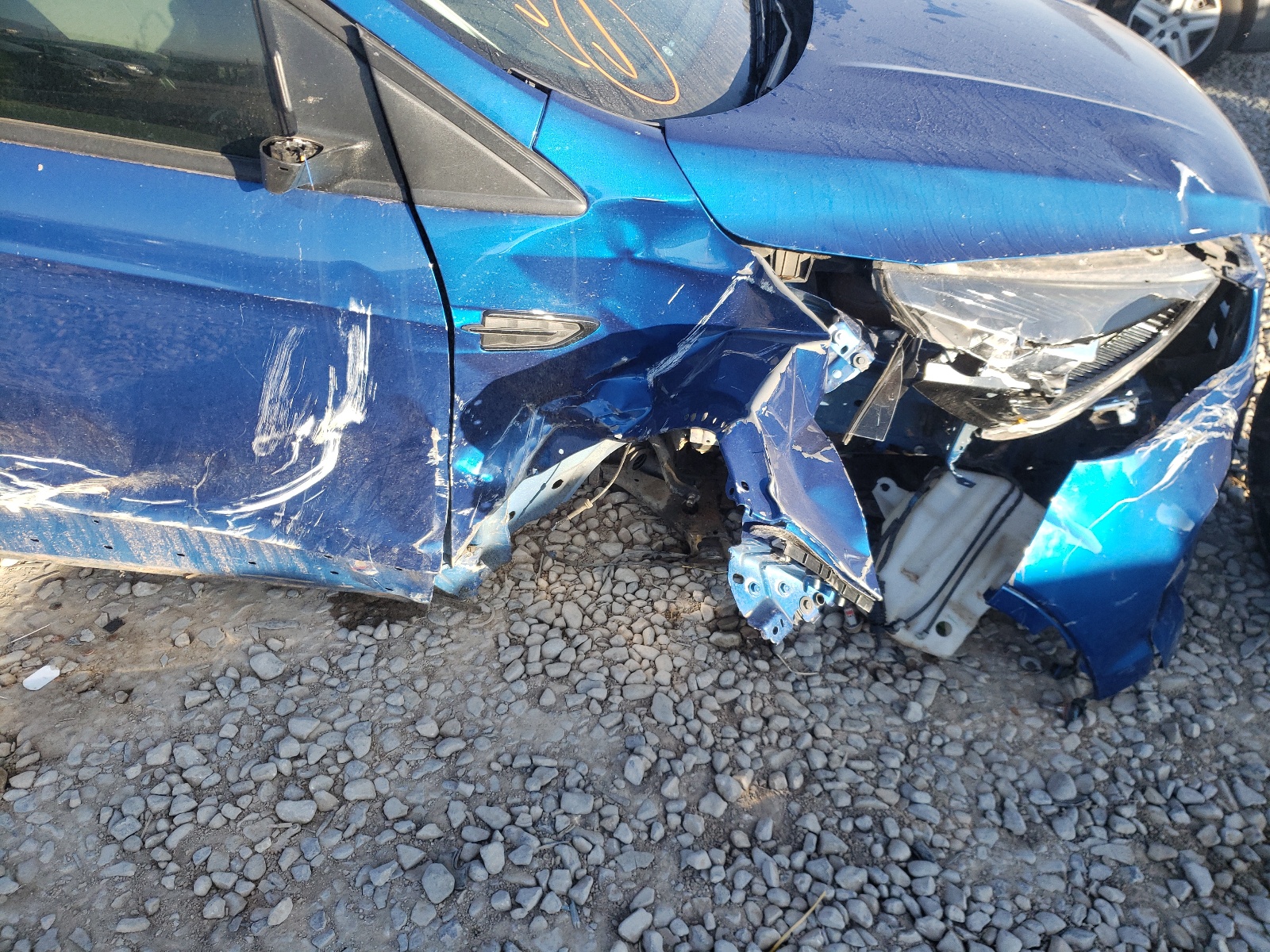 Photo 9 from auction – 2019 FORD ESCAPE SE with VIN 1FMCU0GD2KUB05317