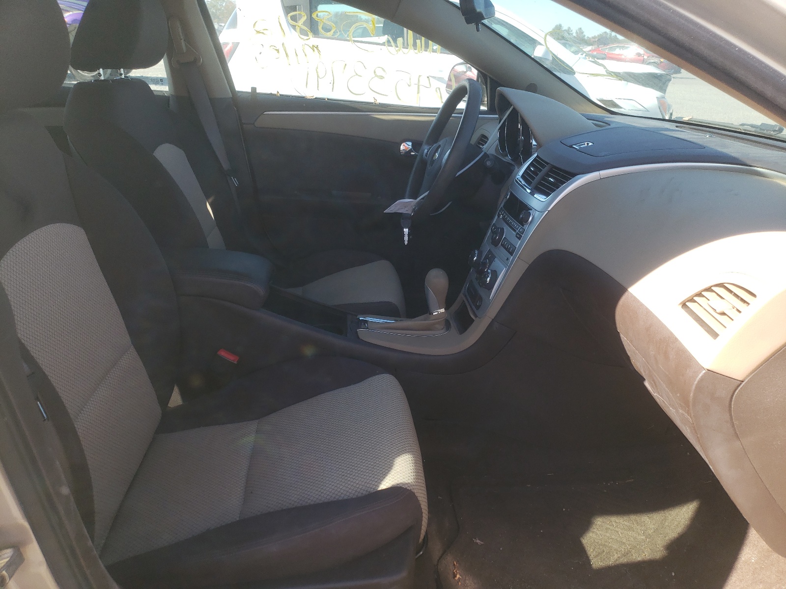 Photo 5 from auction – 2010 CHEVROLET MALIBU LS with VIN 1G1ZB5EB6AF267319