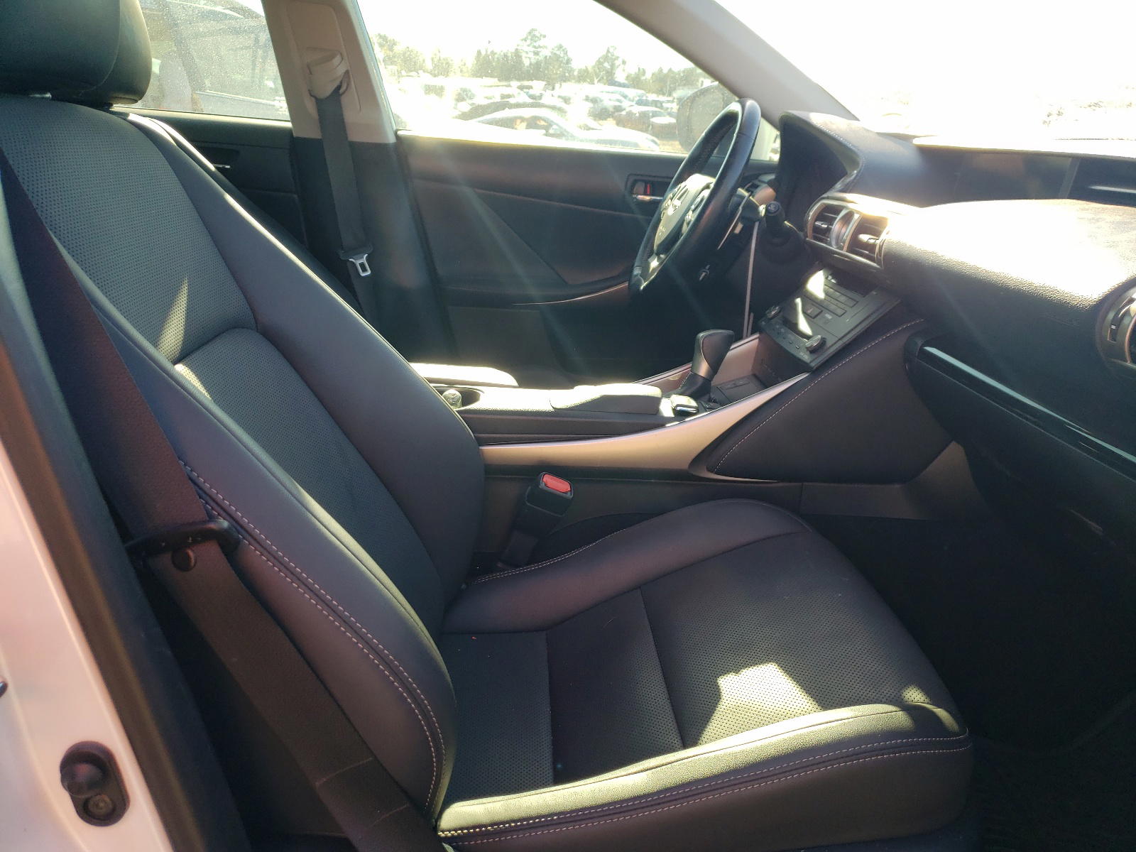 Photo 5 from auction – 2016 LEXUS IS 200T with VIN JTHBA1D23G5004420