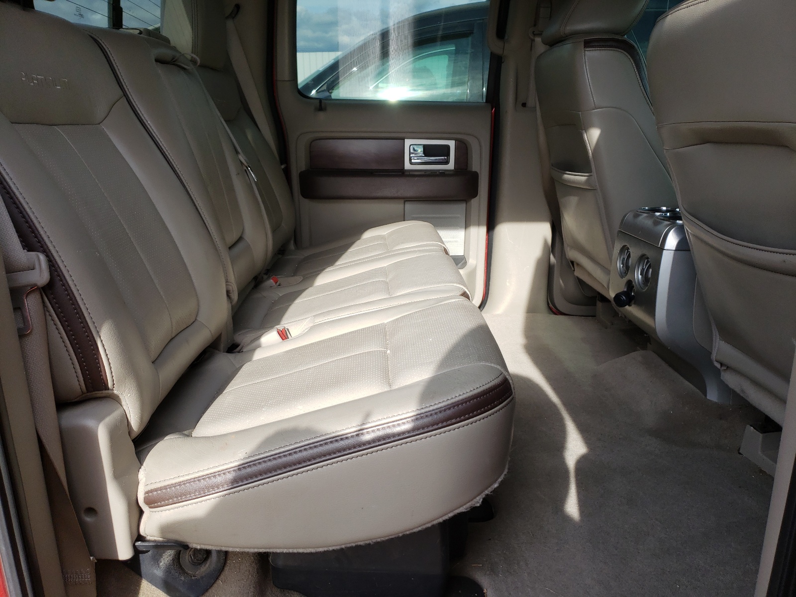 Photo 6 from auction – 2010 FORD F150 SUPER with VIN 1FTFW1EV9AFB49153