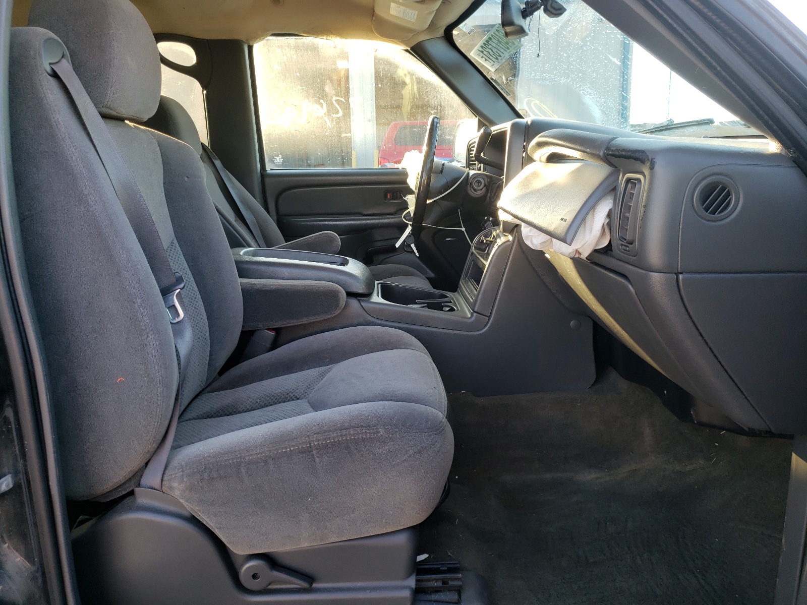 Photo 5 from auction – 2006 CHEVROLET SILVERADO with VIN 2GCEK13Z661352982