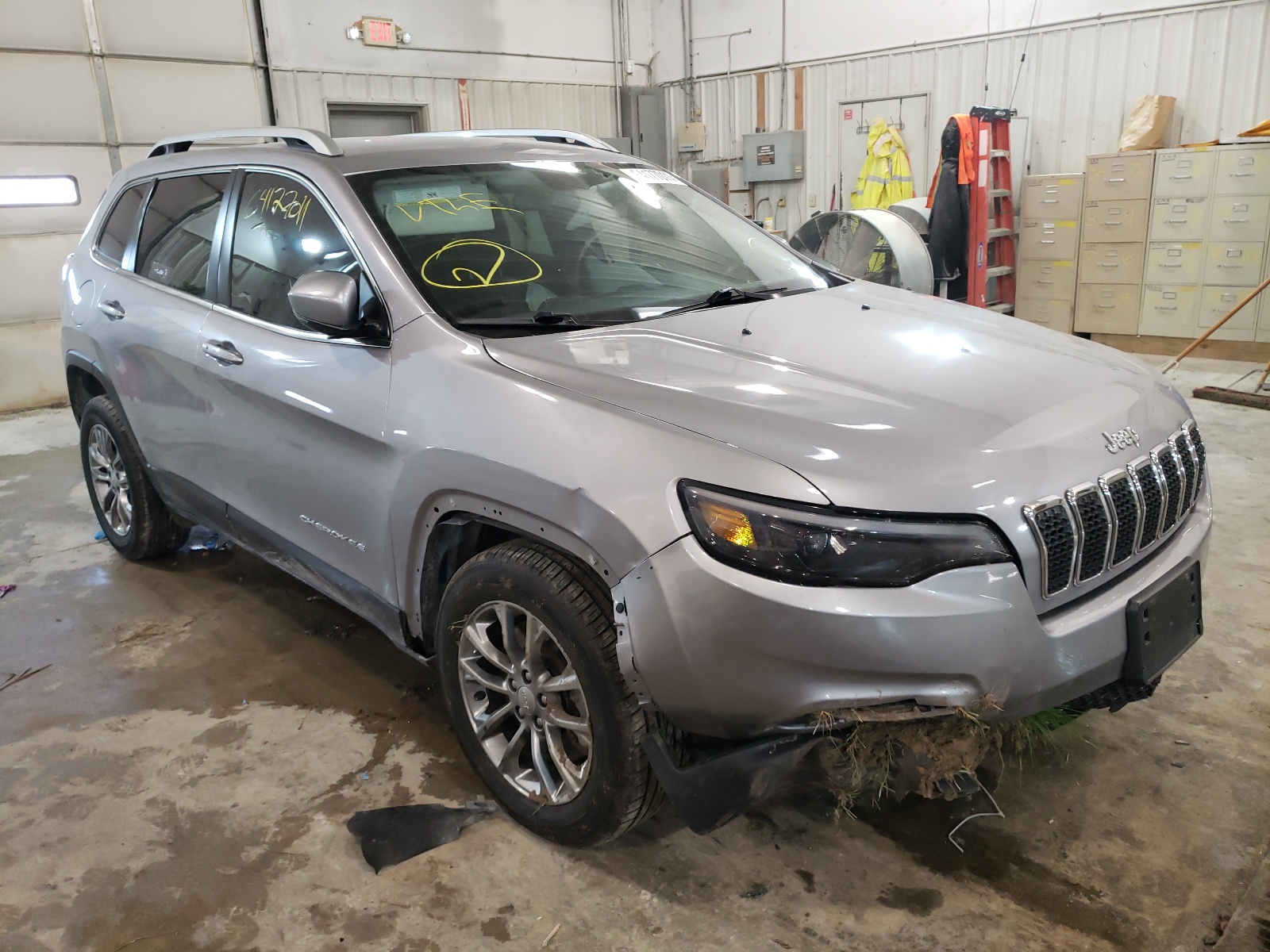 JEEP CHEROKEE L 2019 with VIN 1C4PJLLB9KD318690 - Photo from auction