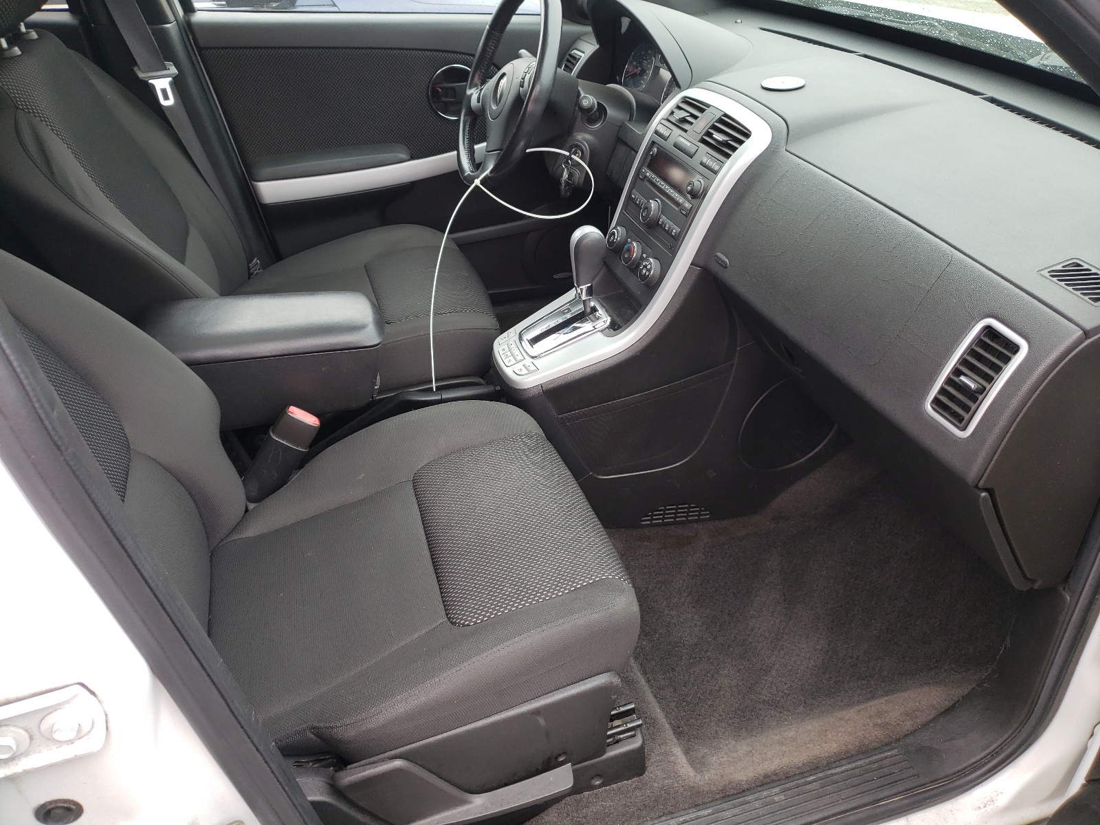 Photo 5 from auction – 2008 PONTIAC TORRENT with VIN 2CKDL43FX86330580