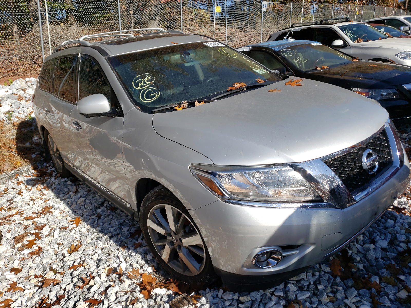 NISSAN PATHFINDER 2014 with VIN 5N1AR2MMXEC665041 - Photo from auction