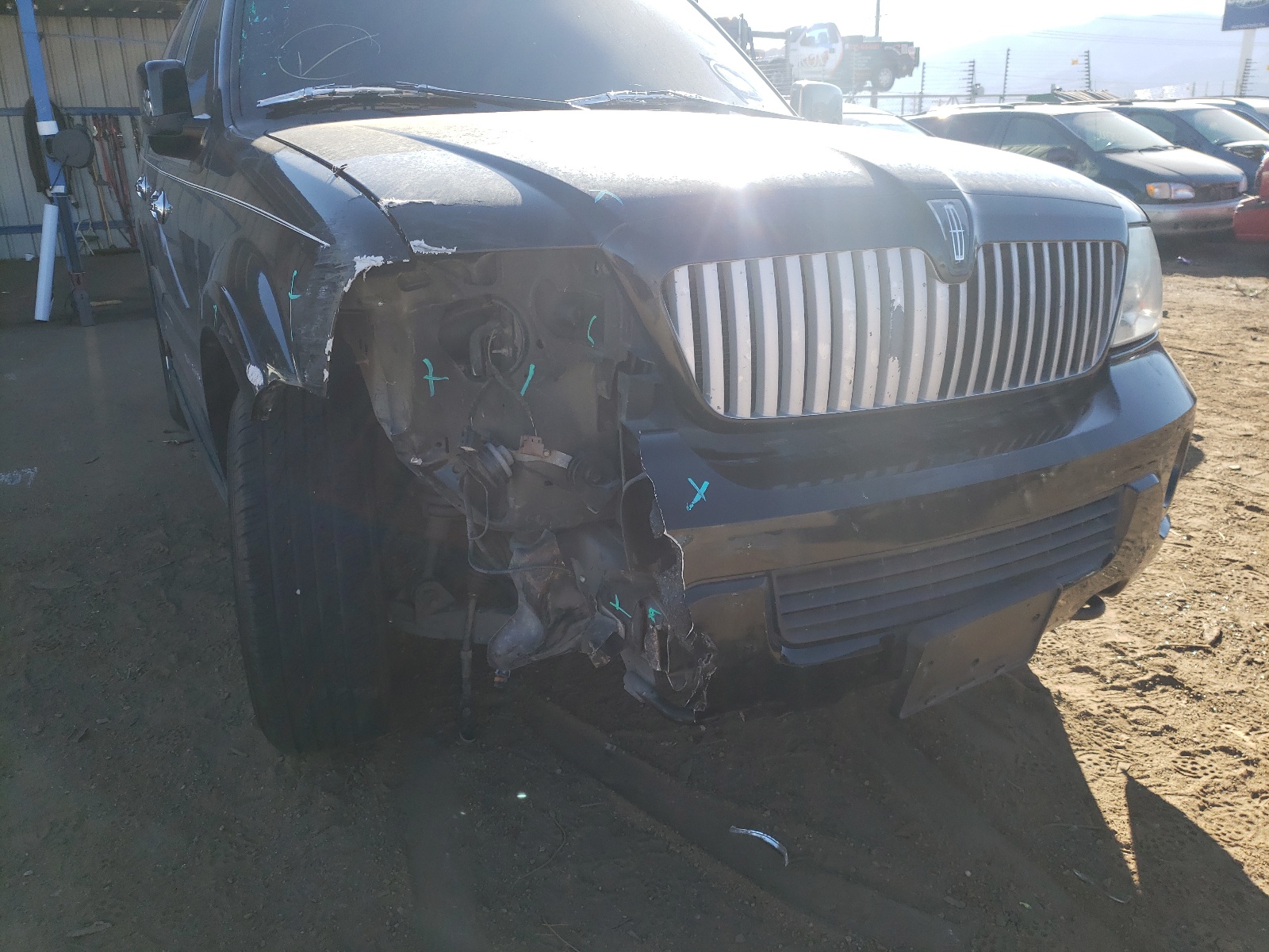 Photo 9 from auction – 2004 LINCOLN NAVIGATOR with VIN 5LMFU27R74LJ16582