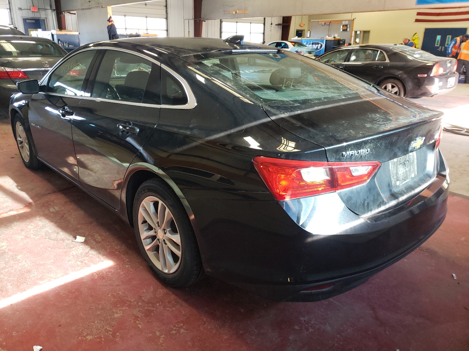 Photo 3 from auction – 2018 CHEVROLET MALIBU LT with VIN 1G1ZD5ST1JF220562