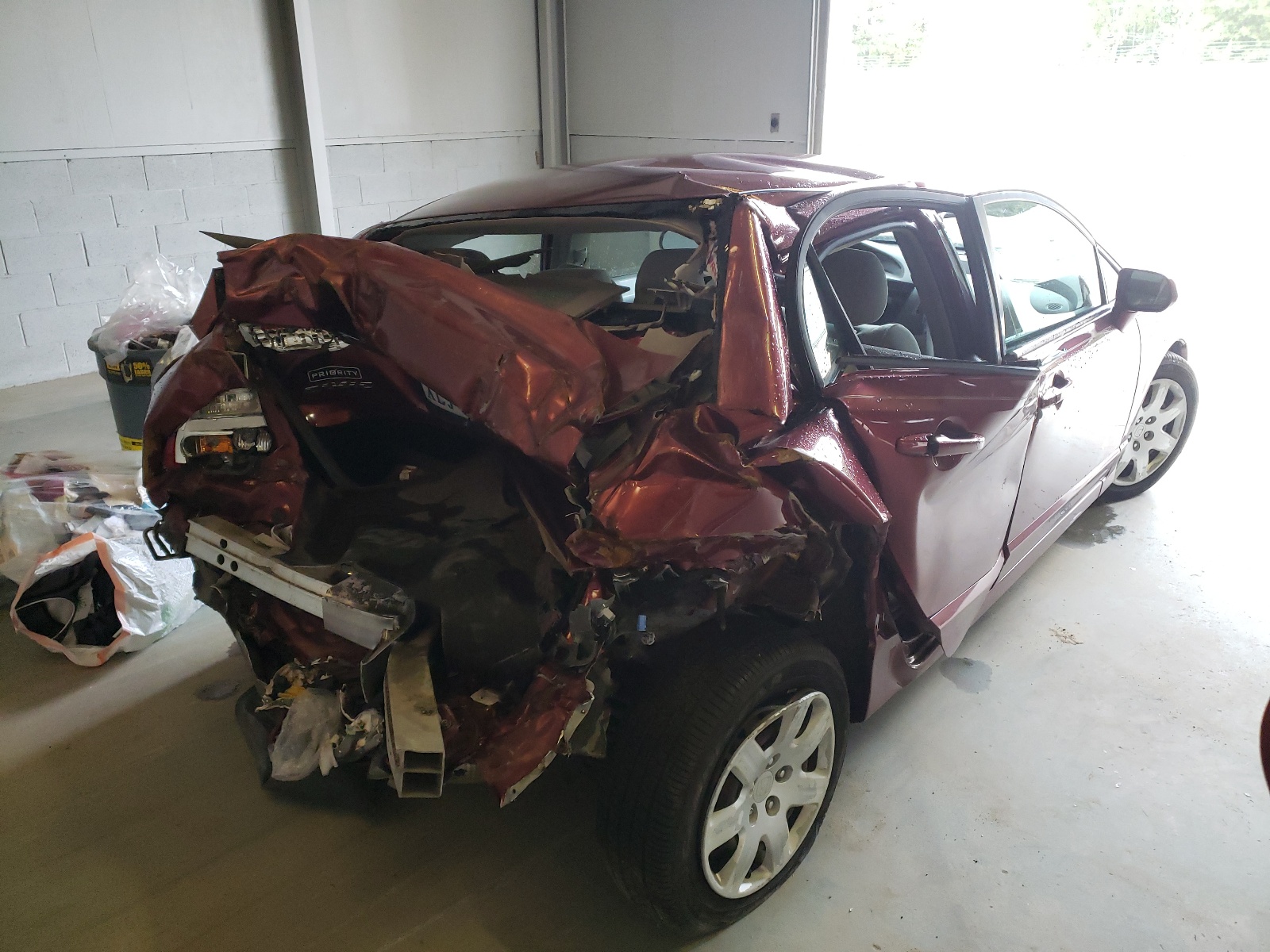 Photo 4 from auction – 2011 HONDA CIVIC LX with VIN 19XFA1F51BE005217