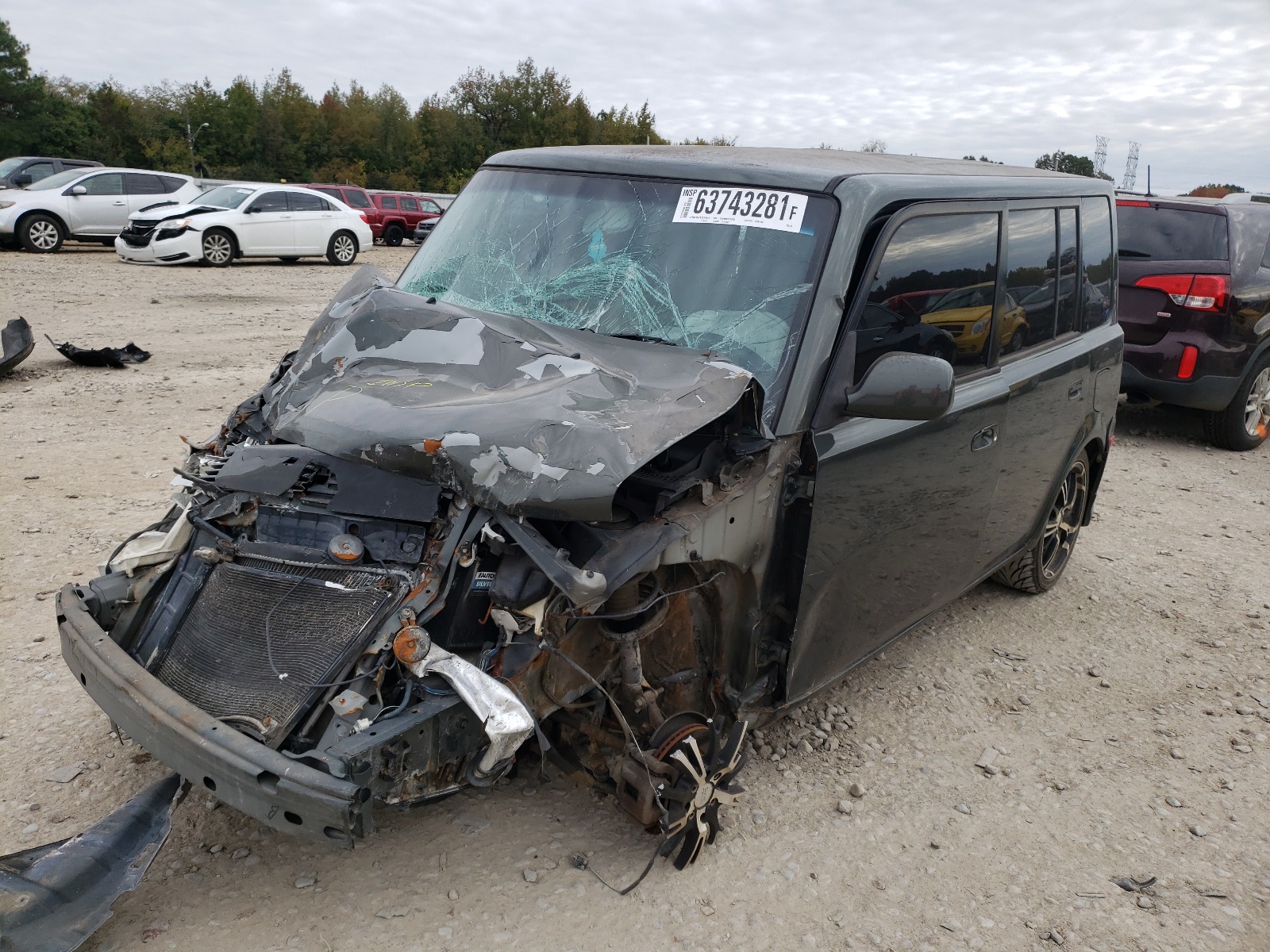 Photo 2 from auction – 2005 TOYOTA SCION XB with VIN JTLKT324650175124