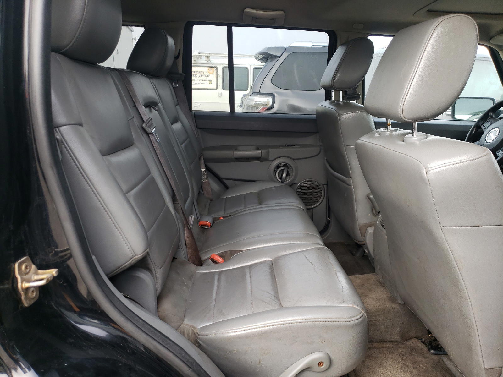 Photo 6 from auction – 2006 JEEP COMMANDER with VIN 1J8HH48K46C232626