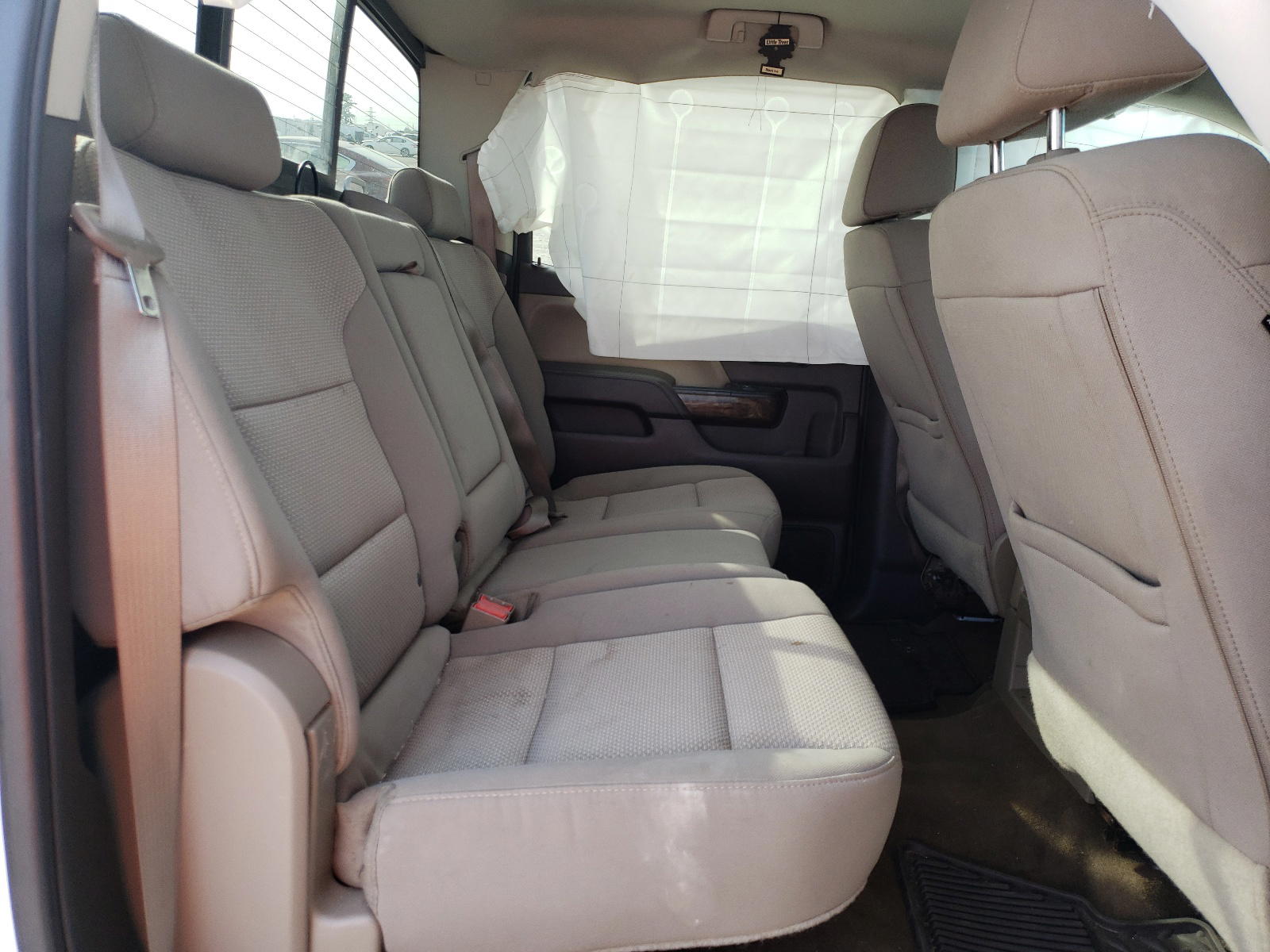 Photo 6 from auction – 2016 CHEVROLET SILVERADO with VIN 3GCUKREC3GG262135