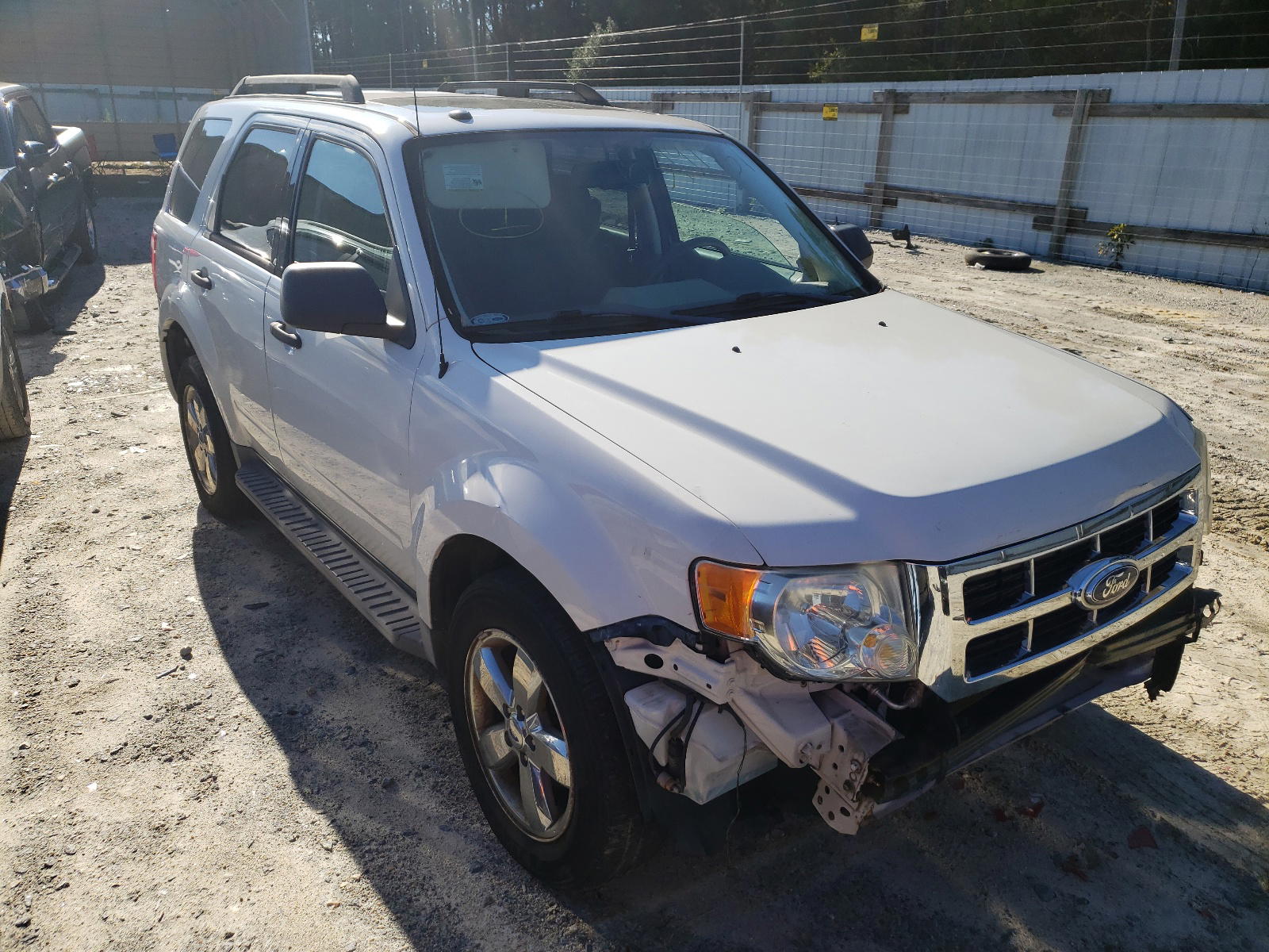 FORD ESCAPE XLT 2010 with VIN 1FMCU9D71AKA78690 - Photo from auction