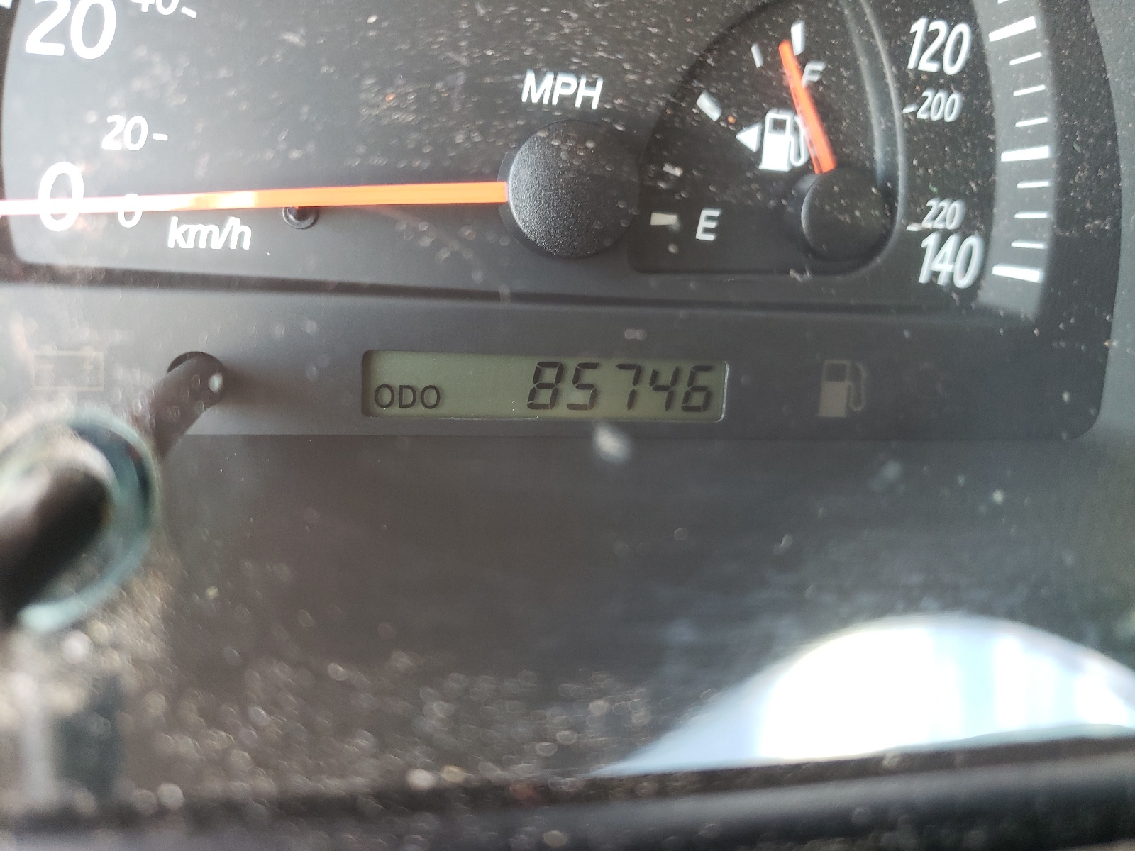 Photo 8 from auction – 2003 TOYOTA CAMRY LE with VIN 4T1BF32K53U554652