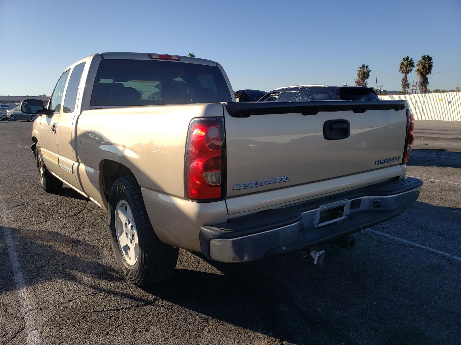 Photo 3 from auction – 2005 CHEVROLET SILVERADO with VIN 2GCEC19V751226856