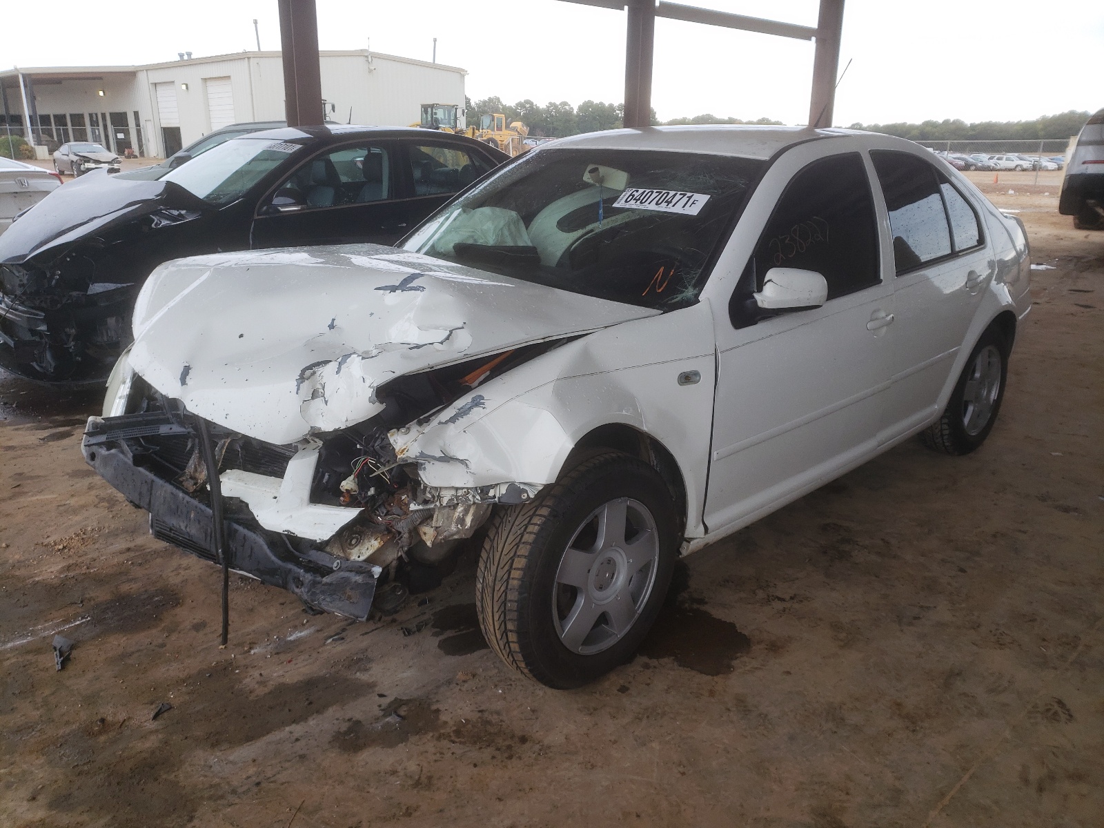Photo 2 from auction – 2001 VOLKSWAGEN JETTA with VIN 3VWSK69M61M143980