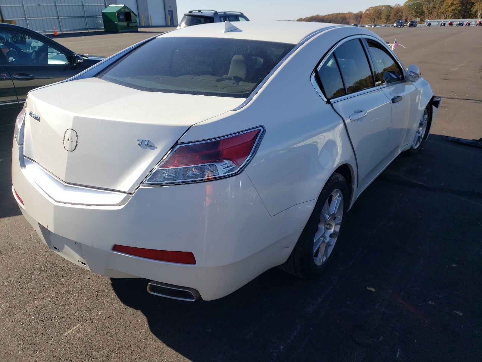 Photo 4 from auction – 2009 ACURA TL with VIN 19UUA86299A001744