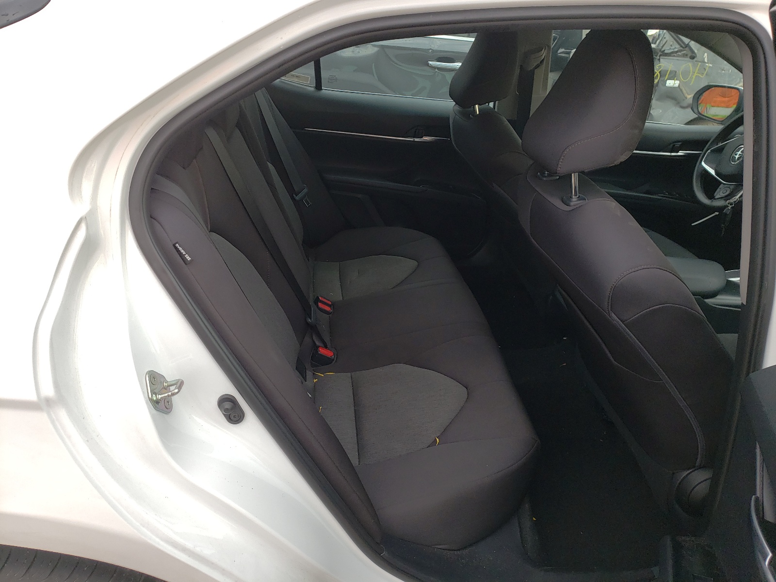 Photo 6 from auction – 2019 TOYOTA CAMRY L with VIN 4T1B11HK2KU257587