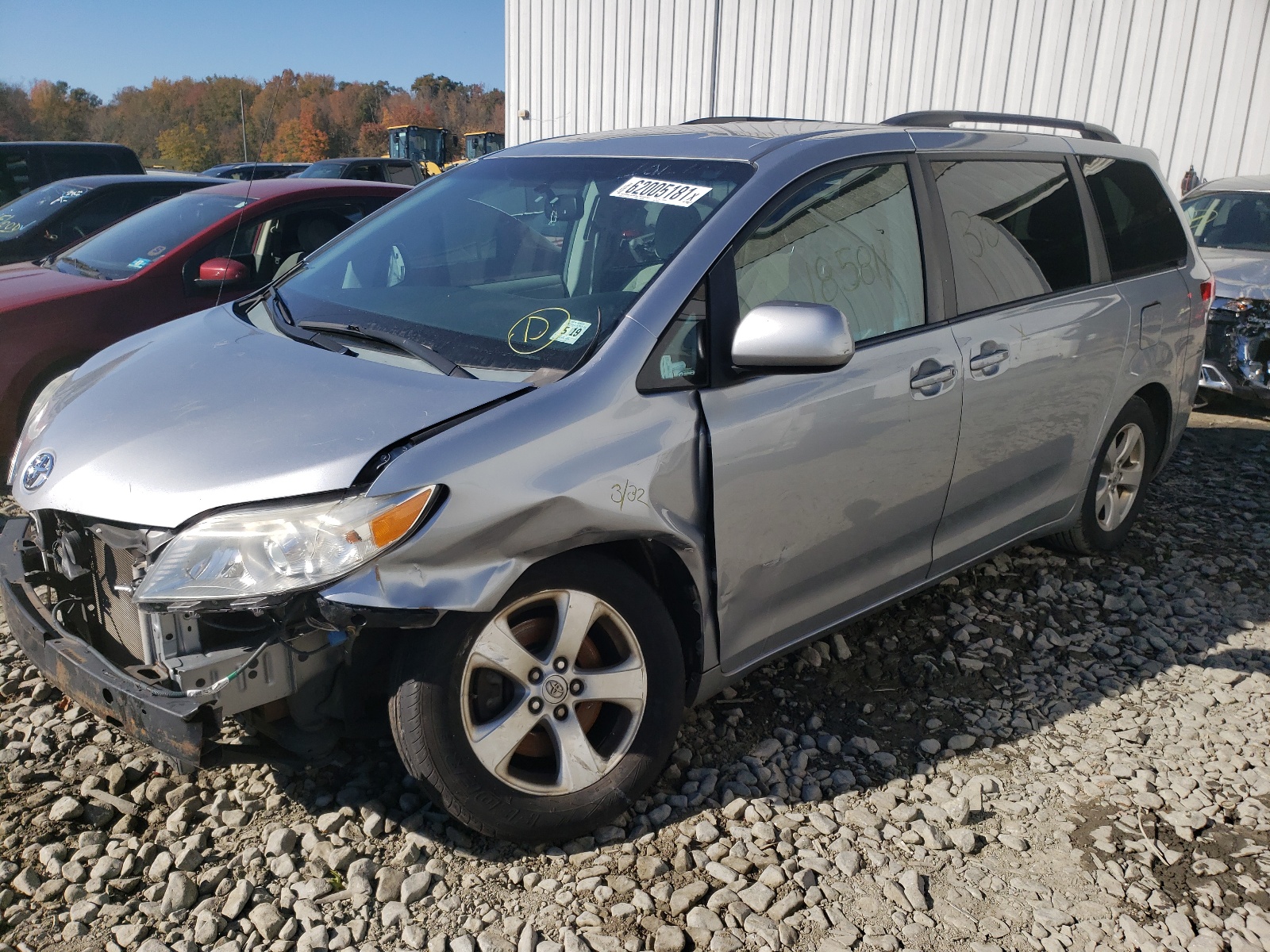 Photo 2 from auction – 2014 TOYOTA SIENNA LE with VIN 5TDKK3DCXES496101