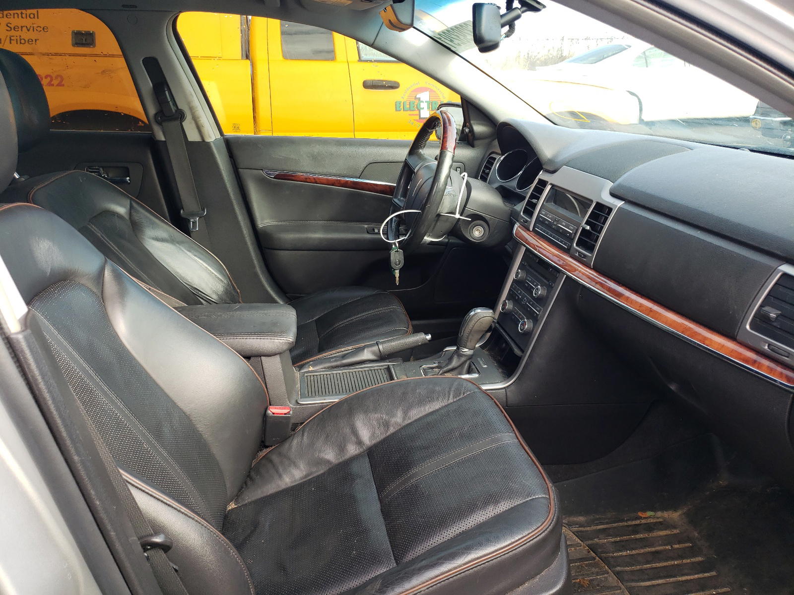 Photo 5 from auction – 2010 LINCOLN MKZ with VIN 3LNHL2GC3AR609618