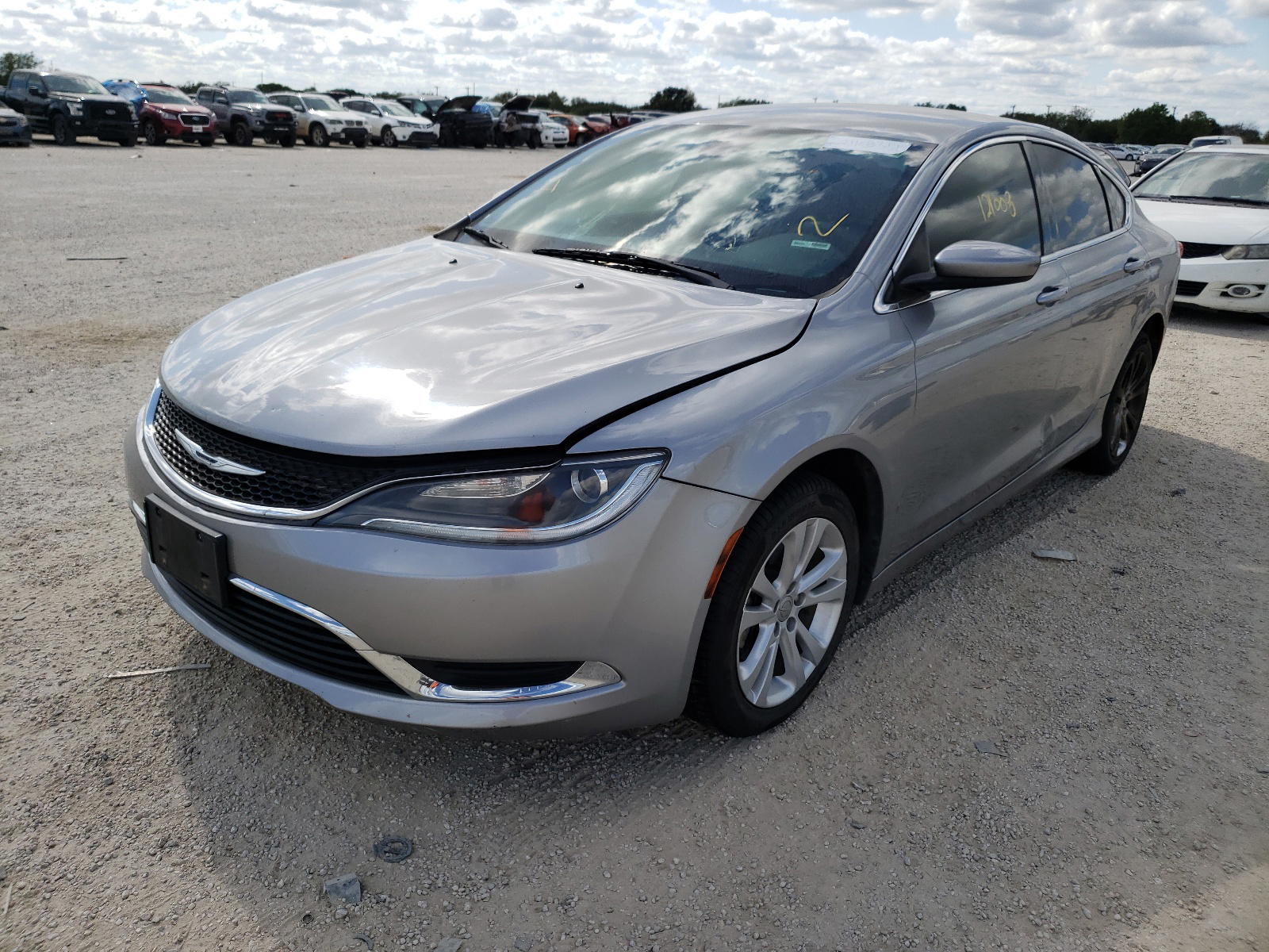 Photo 2 from auction – 2015 CHRYSLER 200 LIMITE with VIN 1C3CCCABXFN735767
