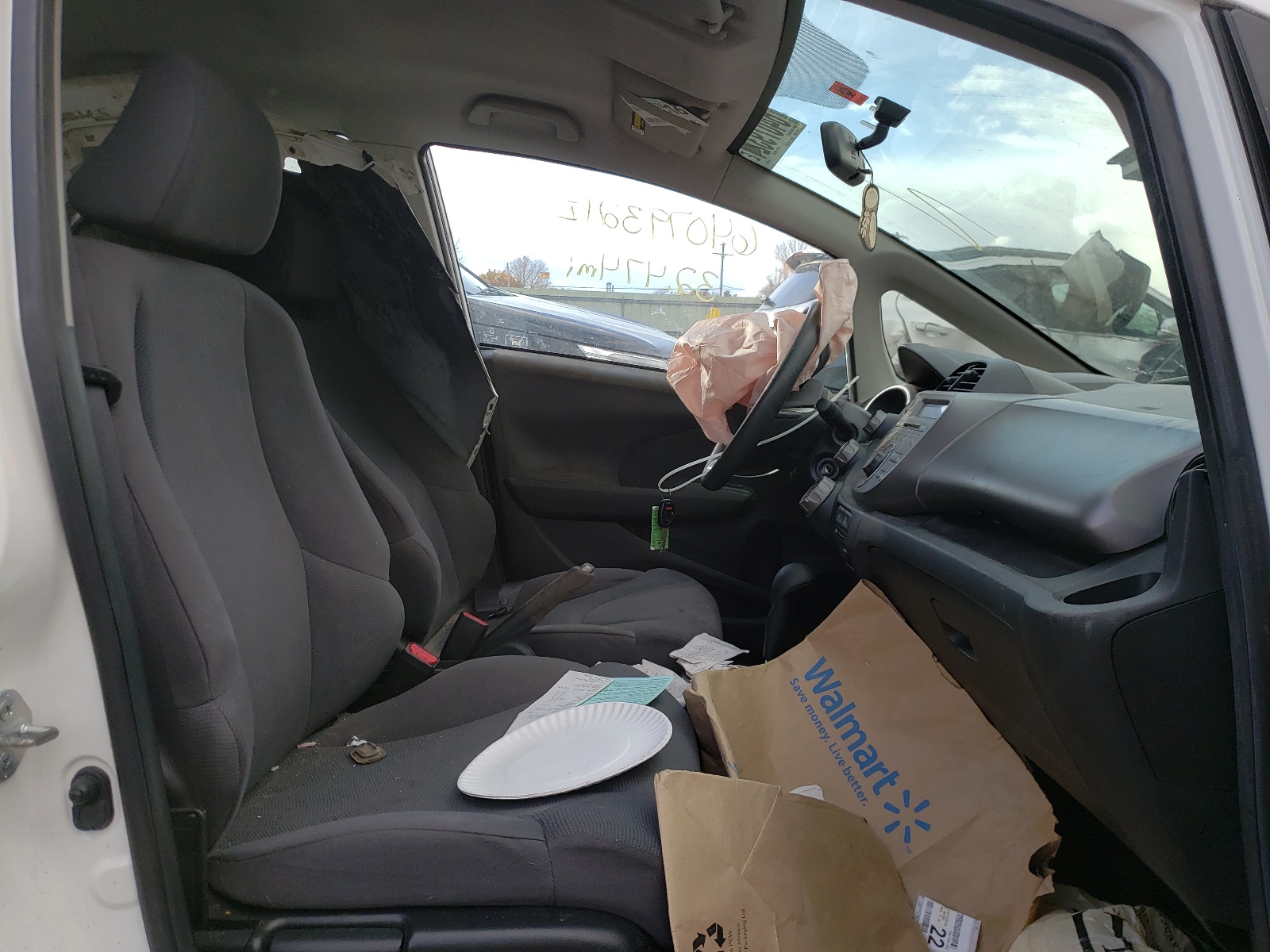 Photo 5 from auction – 2013 HONDA FIT with VIN JHMGE8H31DC079324