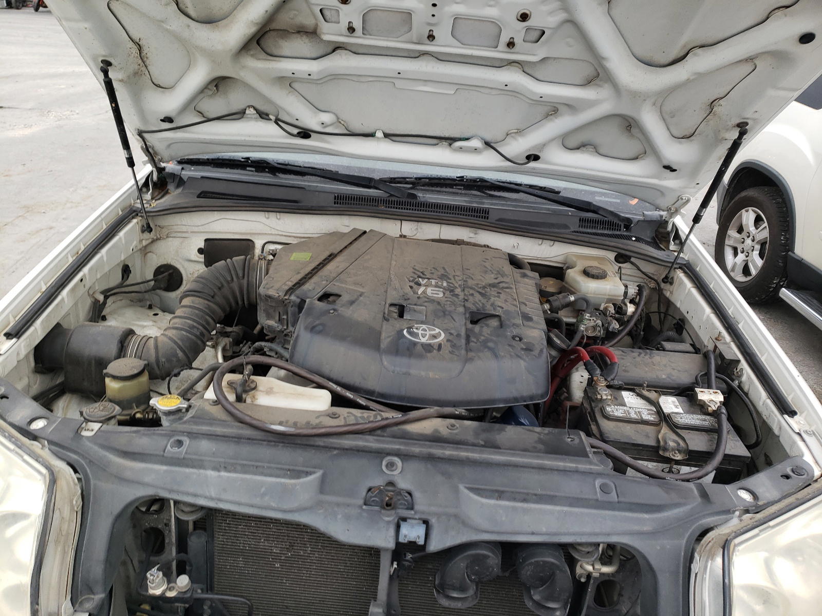 Photo 7 from auction – 2004 TOYOTA 4RUNNER SR with VIN JTEBU14R140021985