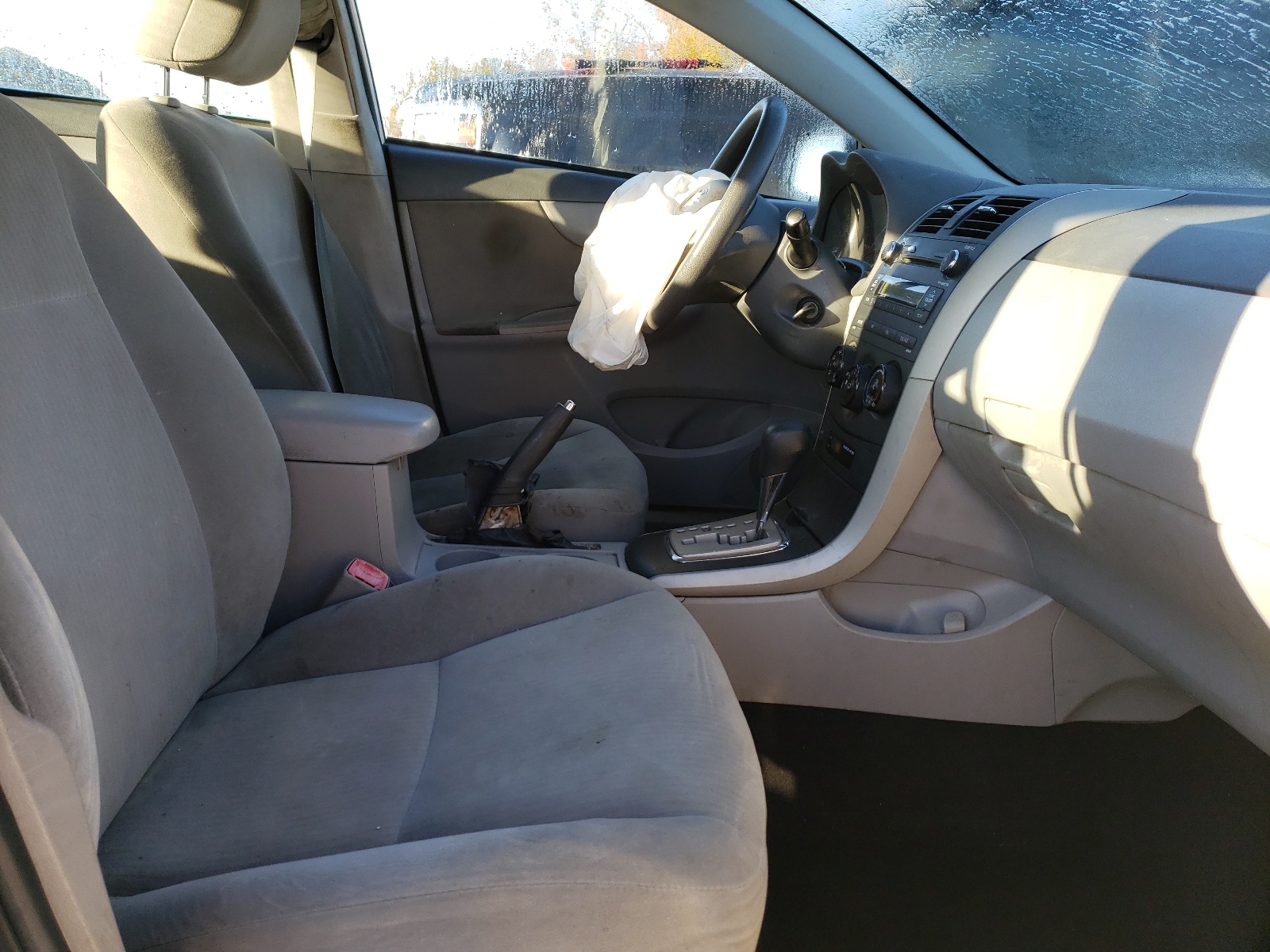 Zdjęcie 5 z aukcji – 2010 TOYOTA COROLLA BA z VIN 2T1BU4EE6AC399738