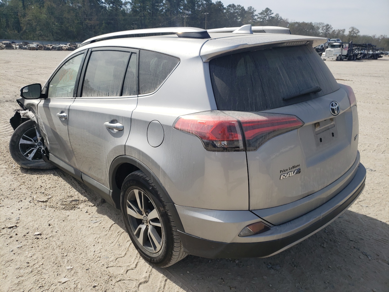 Photo 3 from auction – 2017 TOYOTA RAV4 XLE with VIN 2T3WFREV7HW359581