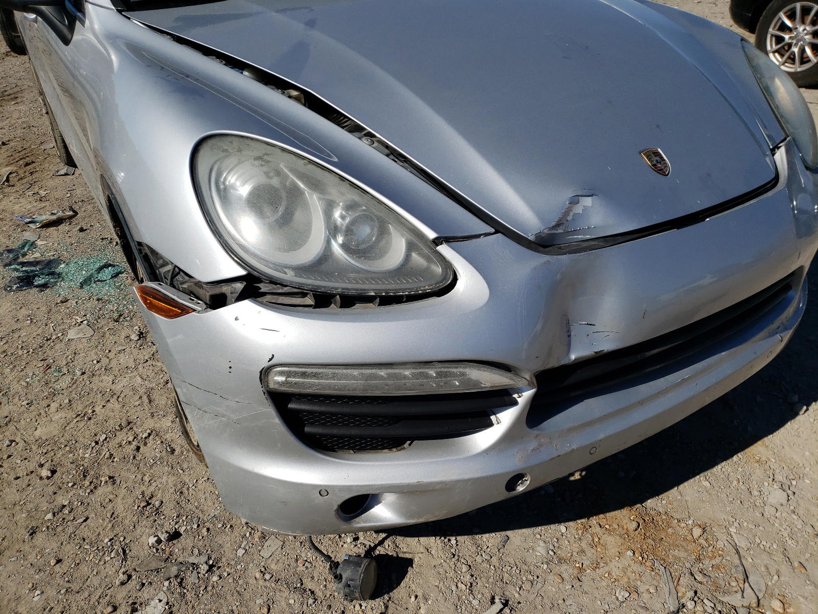 Photo 9 from auction – 2011 PORSCHE CAYENNE S with VIN WP1AB2A27BLA46242