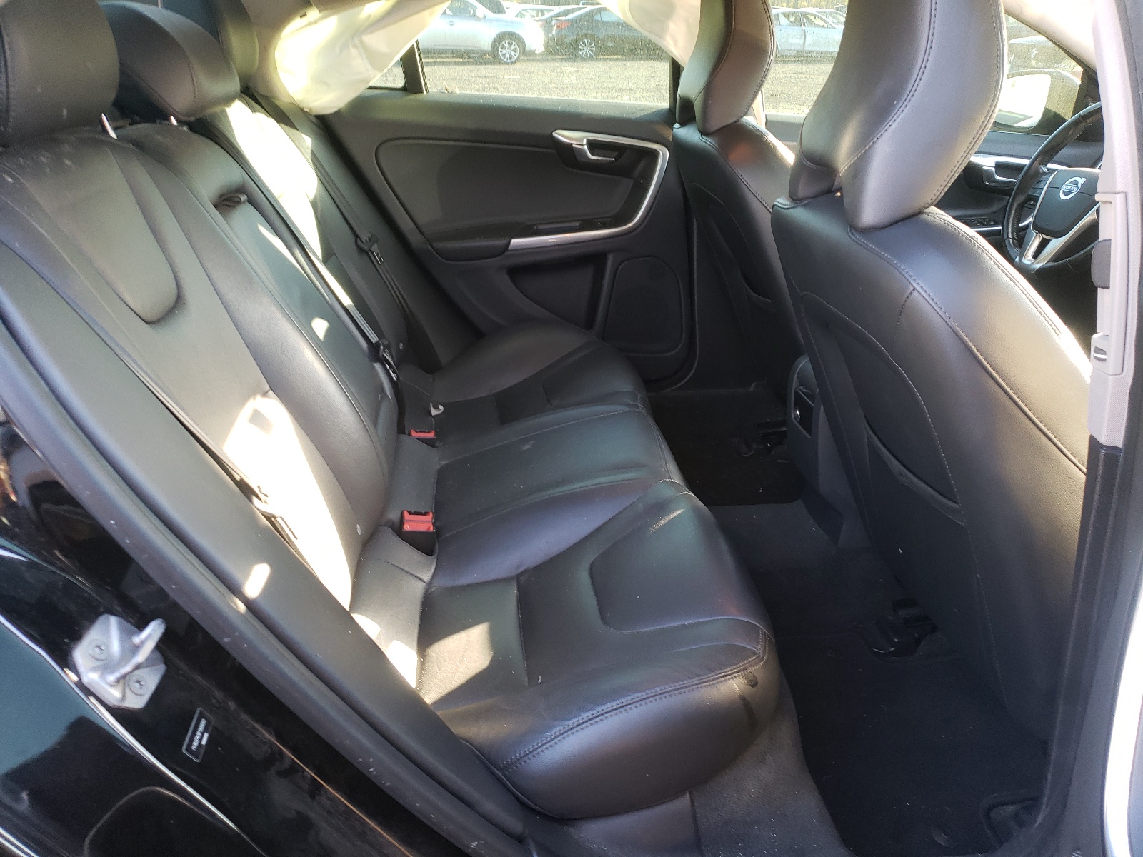 Photo 6 from auction – 2015 VOLVO S60 PREMIE with VIN YV1612TK5F1333050