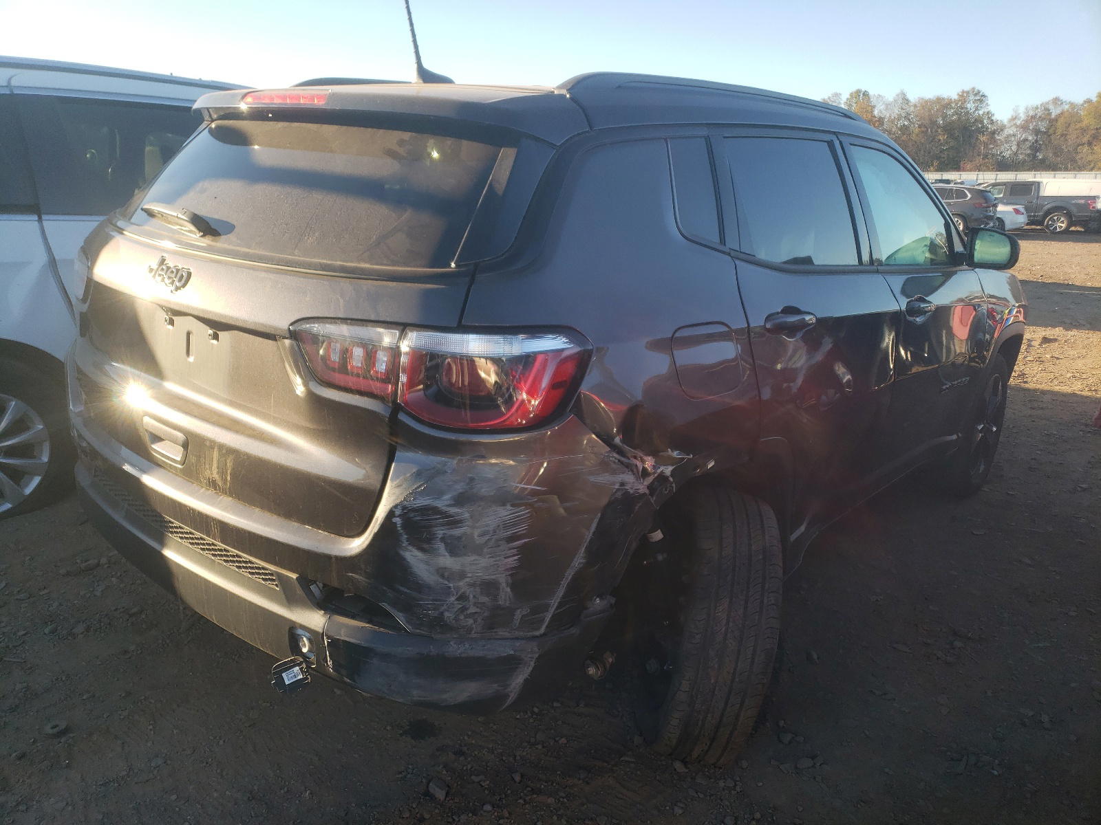 Photo 4 from auction – 2019 JEEP COMPASS LA with VIN 3C4NJDBB0KT682991