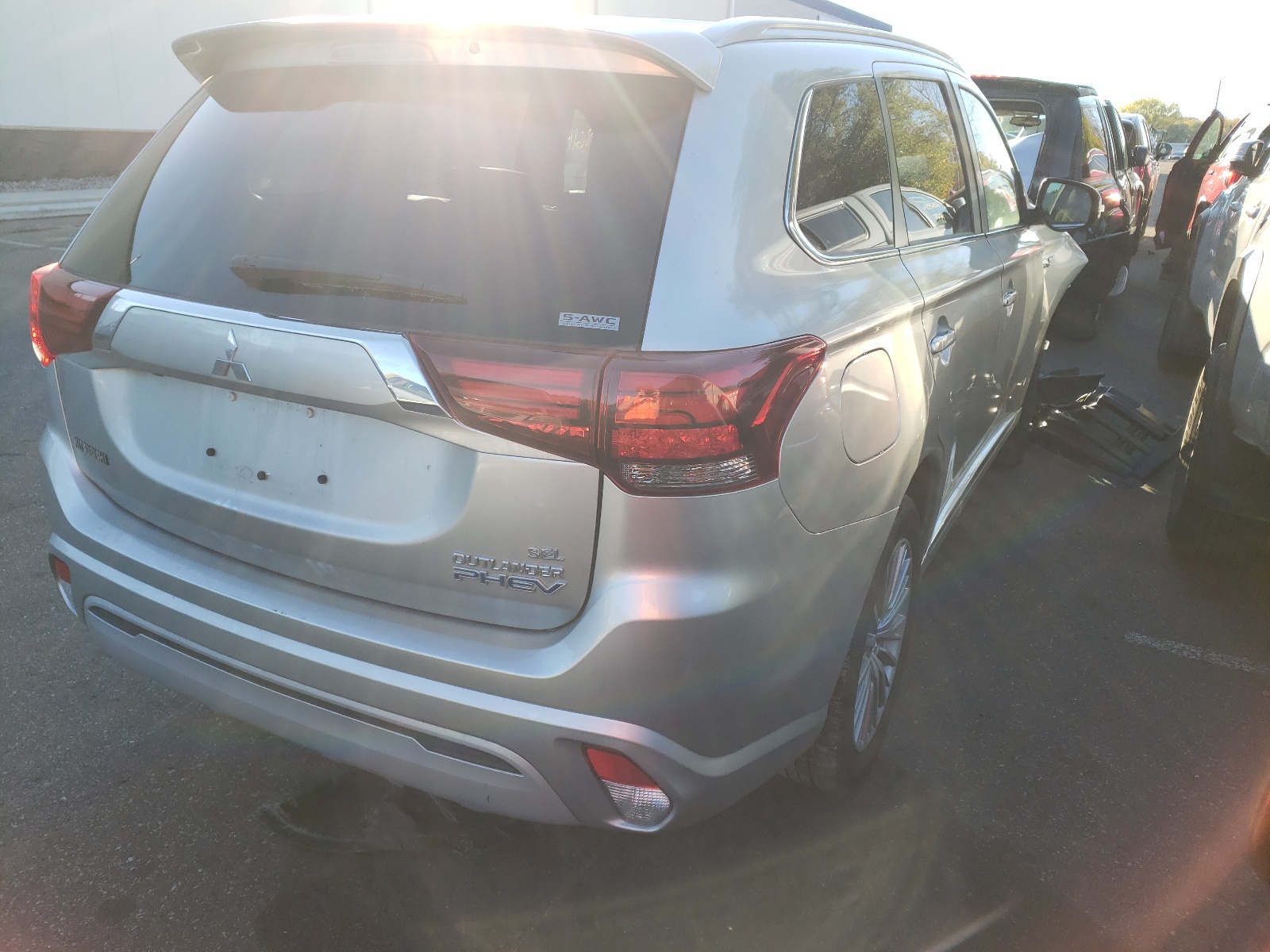 Photo 4 from auction – 2019 MITSUBISHI OUTLANDER with VIN JA4J24A57KZ054730