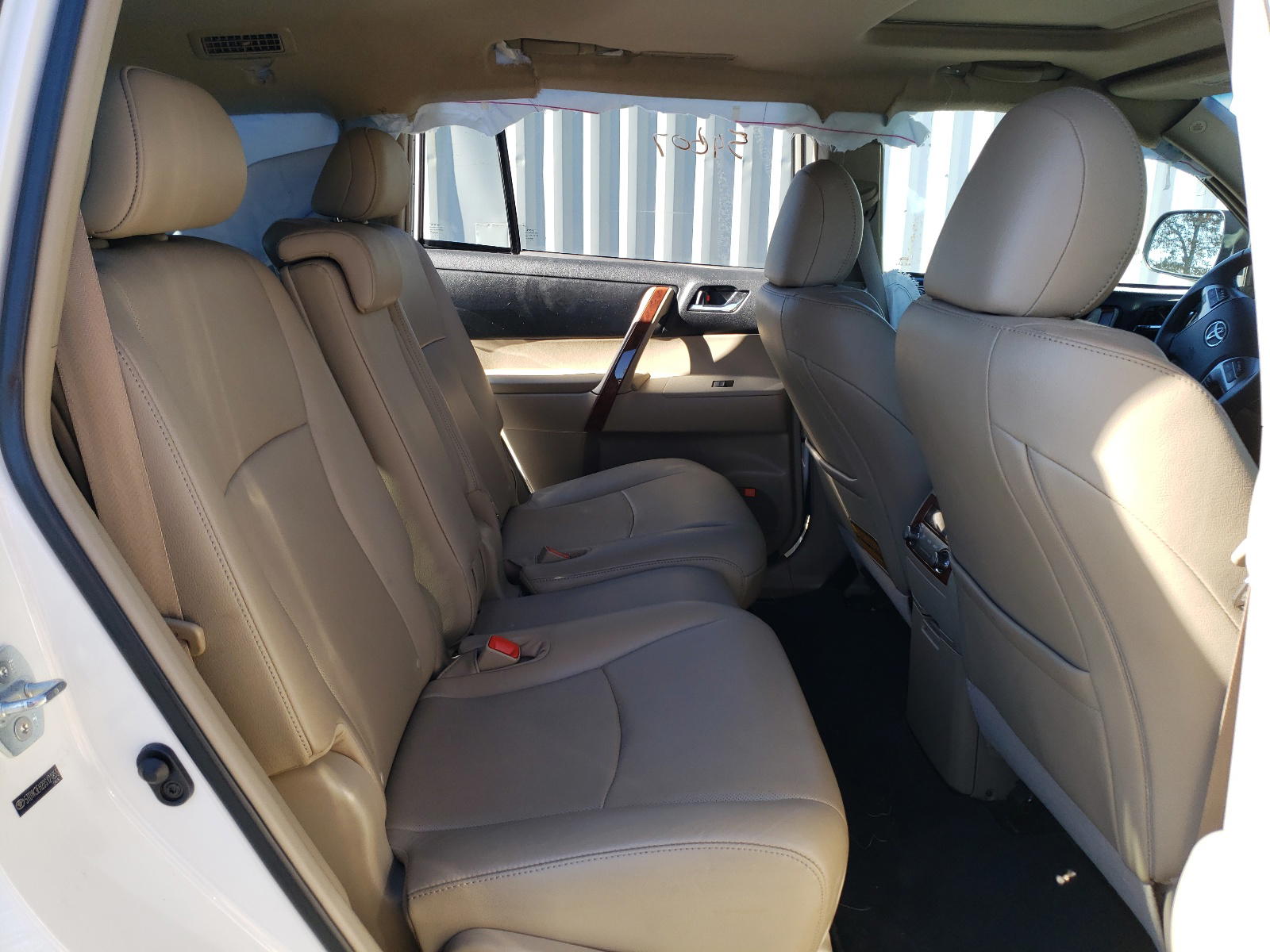 Photo 6 from auction – 2013 TOYOTA HIGHLANDER with VIN 5TDYK3EH2DS121855