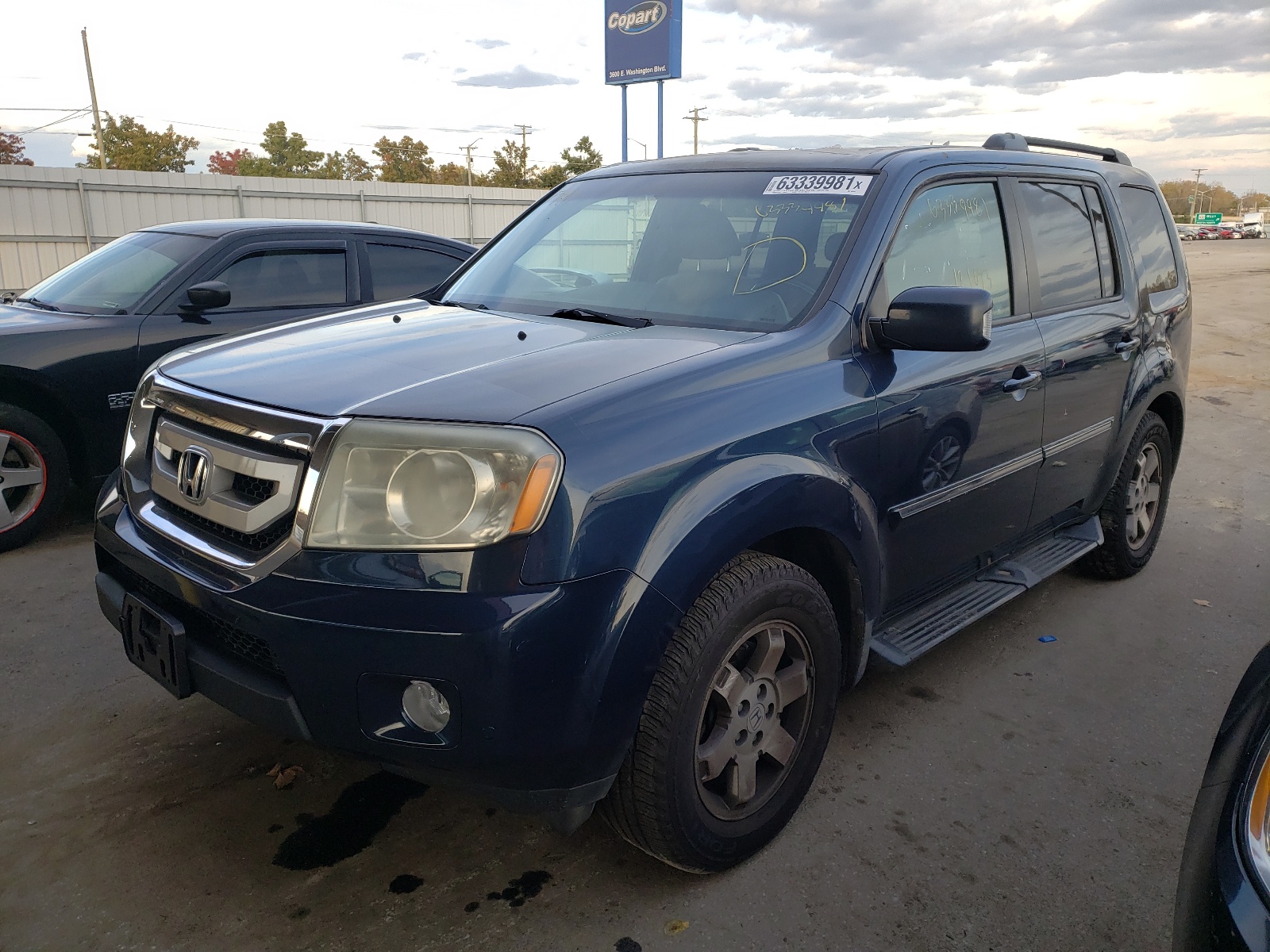 Photo 2 from auction – 2010 HONDA PILOT TOUR with VIN 5FNYF4H90AB003642