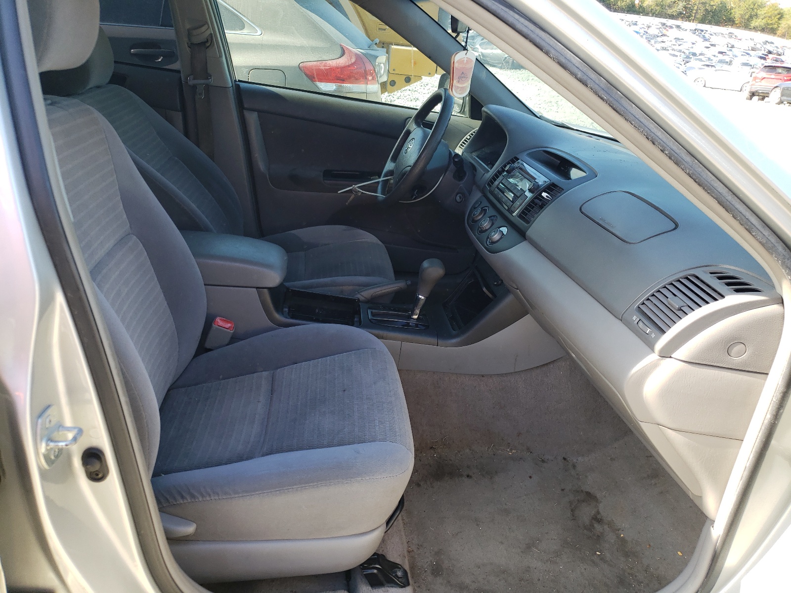 Photo 5 from auction – 2006 TOYOTA CAMRY LE with VIN 4T1BE32K06U126009