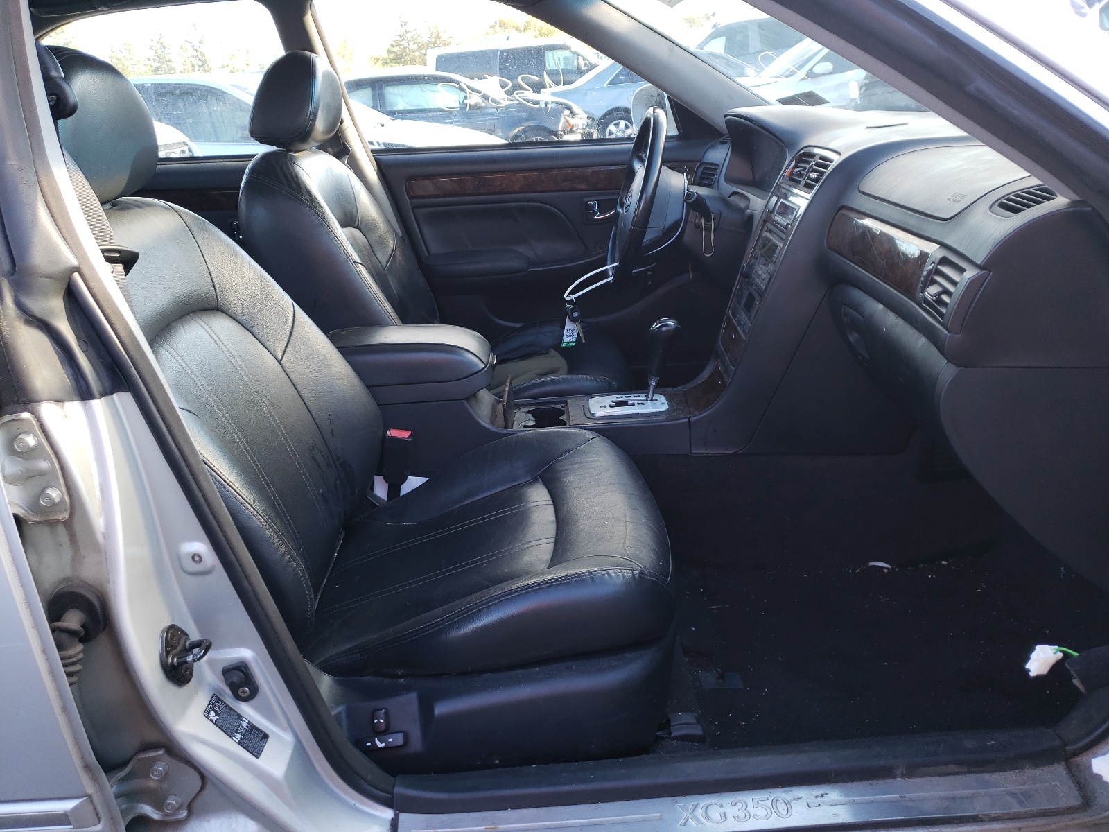 Photo 5 from auction – 2002 HYUNDAI XG 350 with VIN KMHFU45EX2A230485