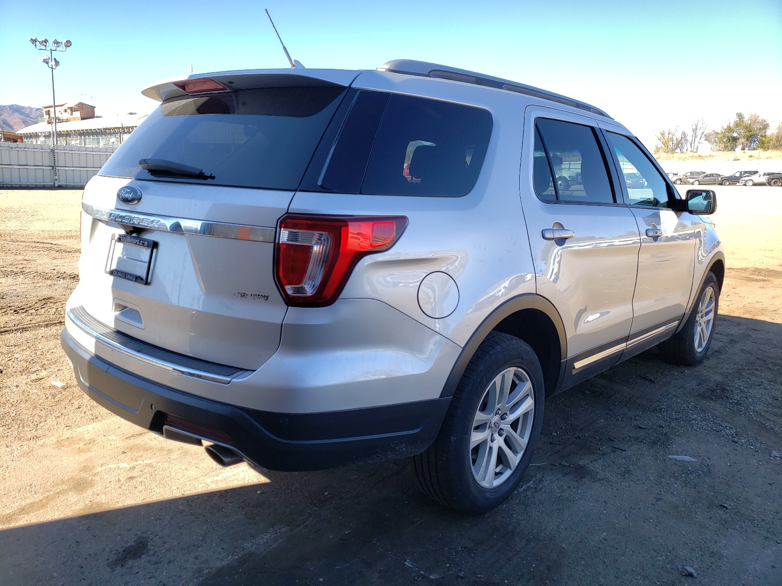 Photo 4 from auction – 2018 FORD EXPLORER X with VIN 1FM5K8D8XJGA36569