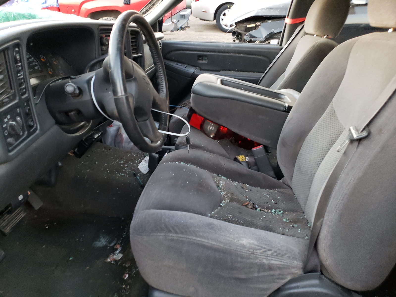 Photo 5 from auction – 2006 CHEVROLET SILVERADO with VIN 2GCEK13T661246379