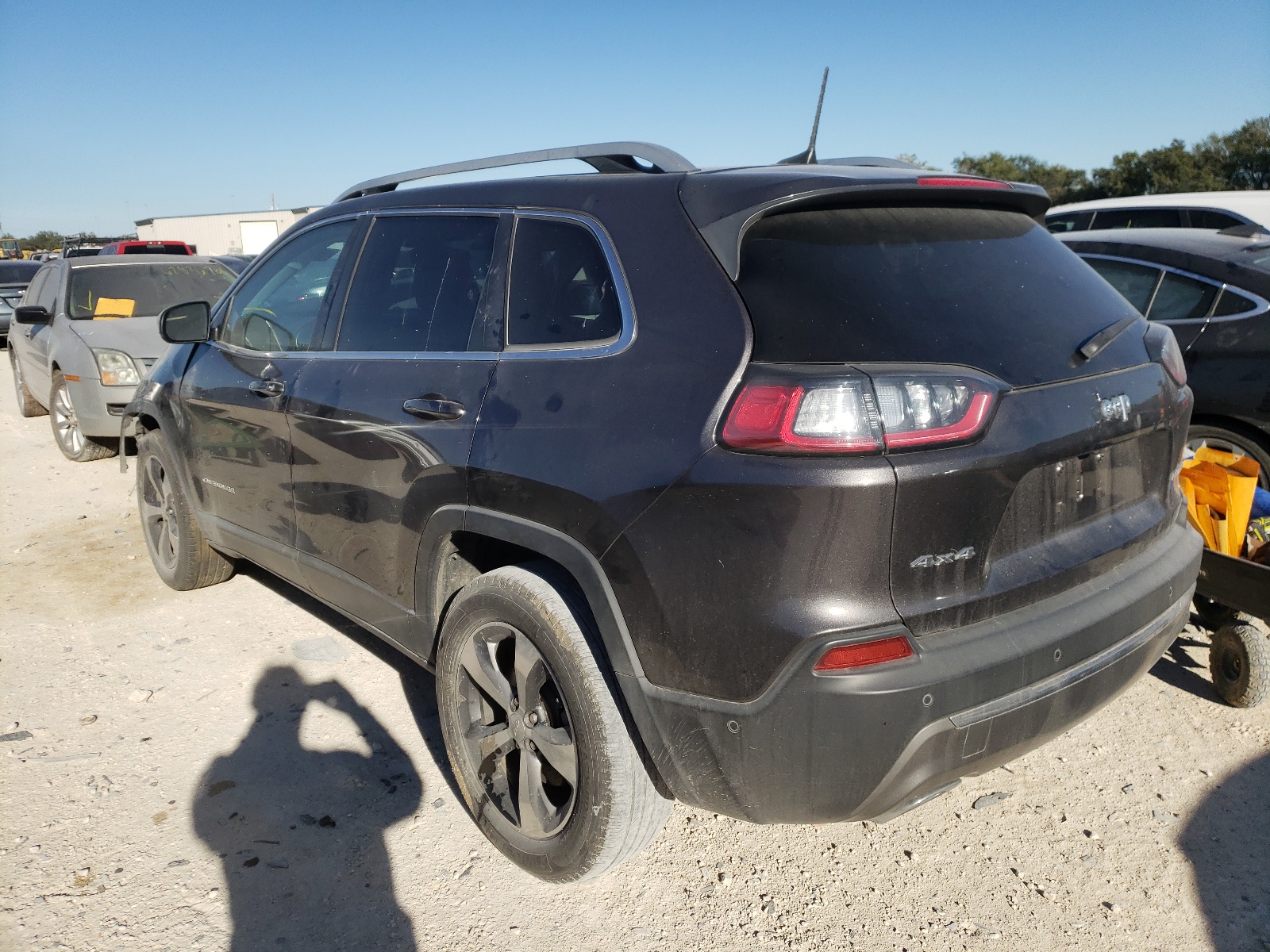 Photo 3 from auction – 2019 JEEP CHEROKEE L with VIN 1C4PJMDXXKD102377
