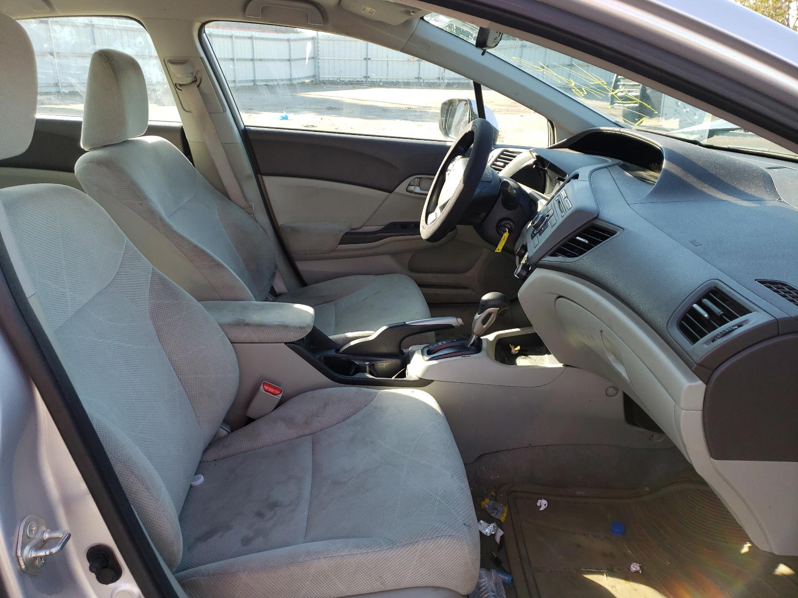 Photo 5 from auction – 2012 HONDA CIVIC LX with VIN 19XFB2F5XCE017550